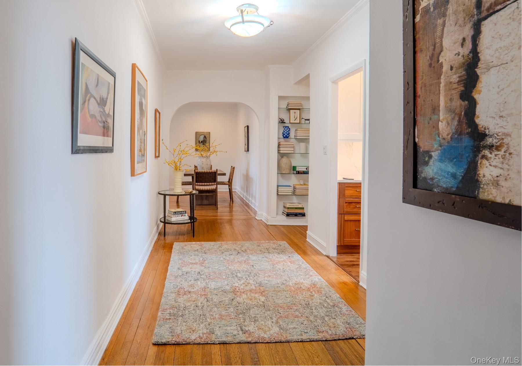 #2 photo, 21 Barstow Road, नासाउ काउंटी Great Neck , NY 11021