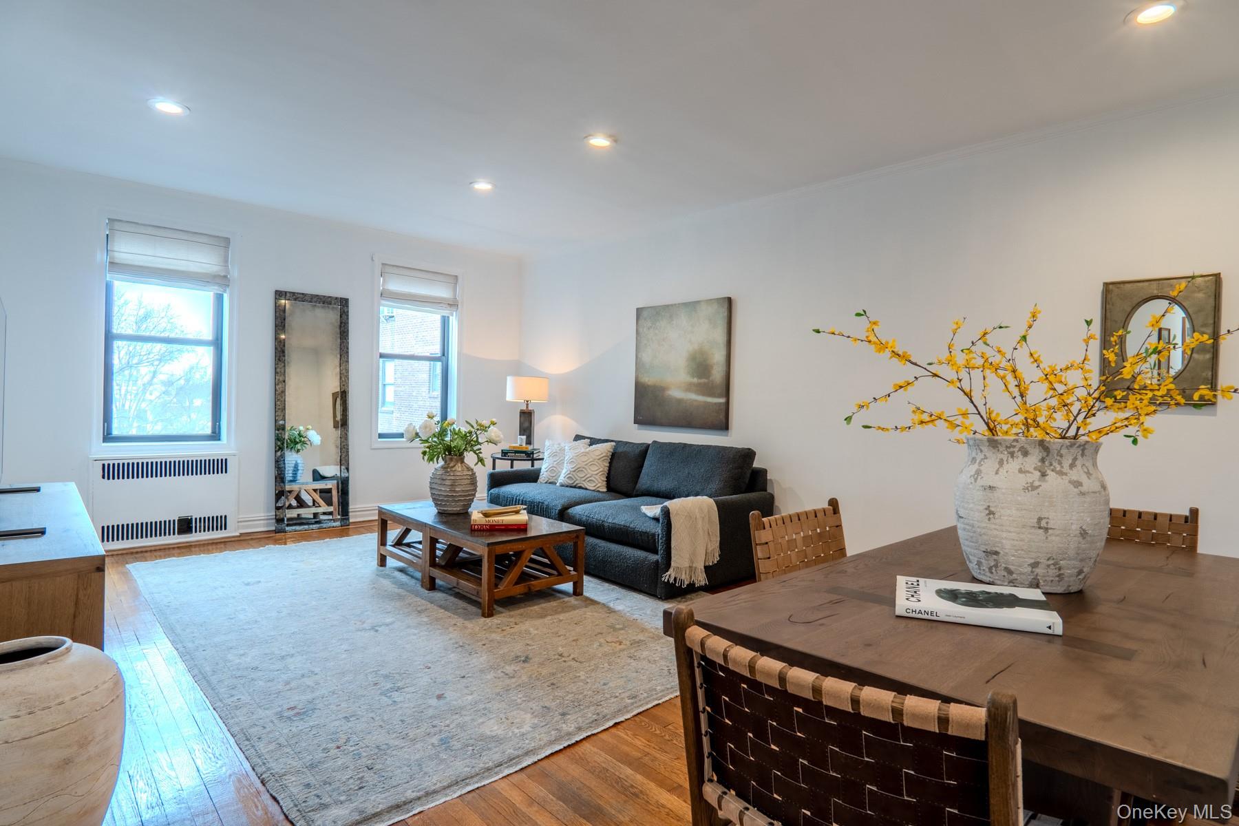 #8 photo, 21 Barstow Road, नासाउ काउंटी Great Neck , NY 11021