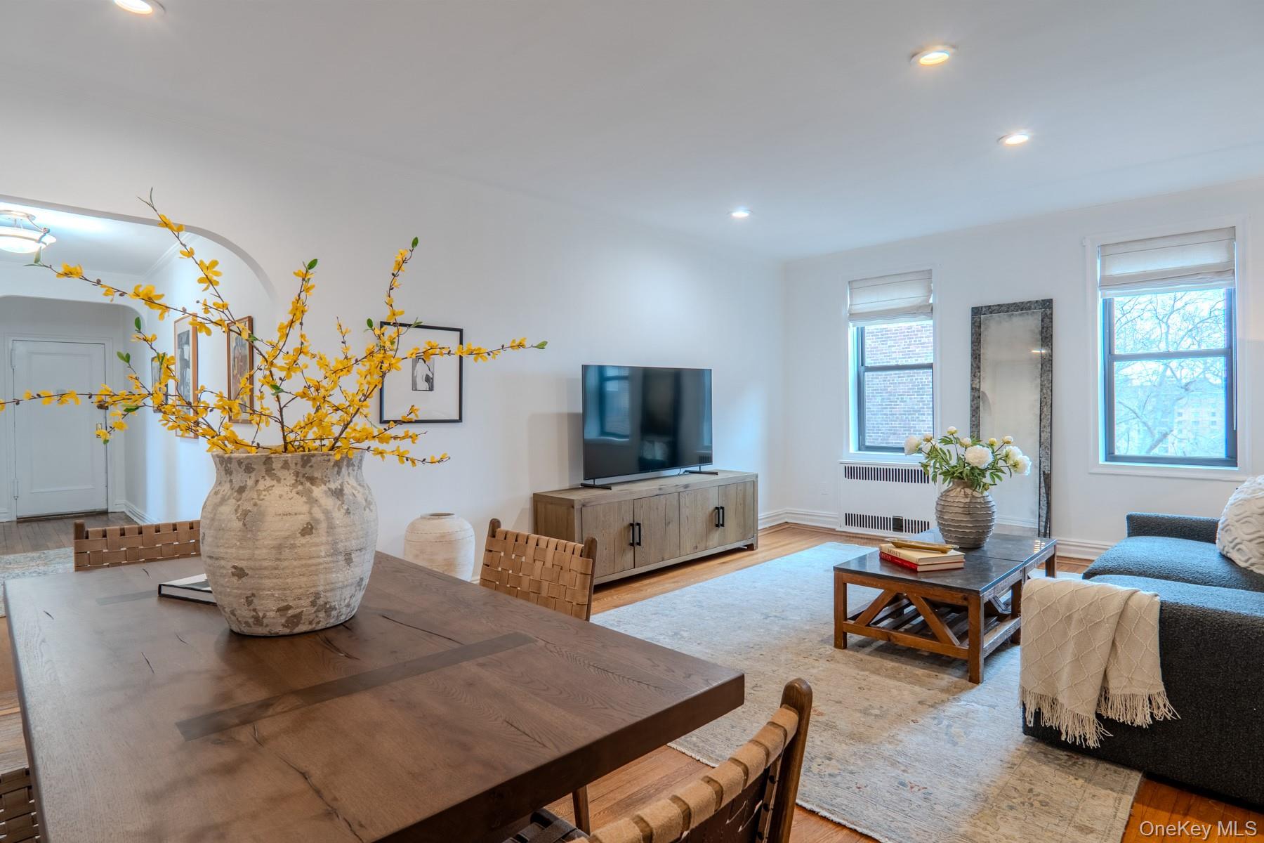 #9 photo, 21 Barstow Road, नासाउ काउंटी Great Neck , NY 11021