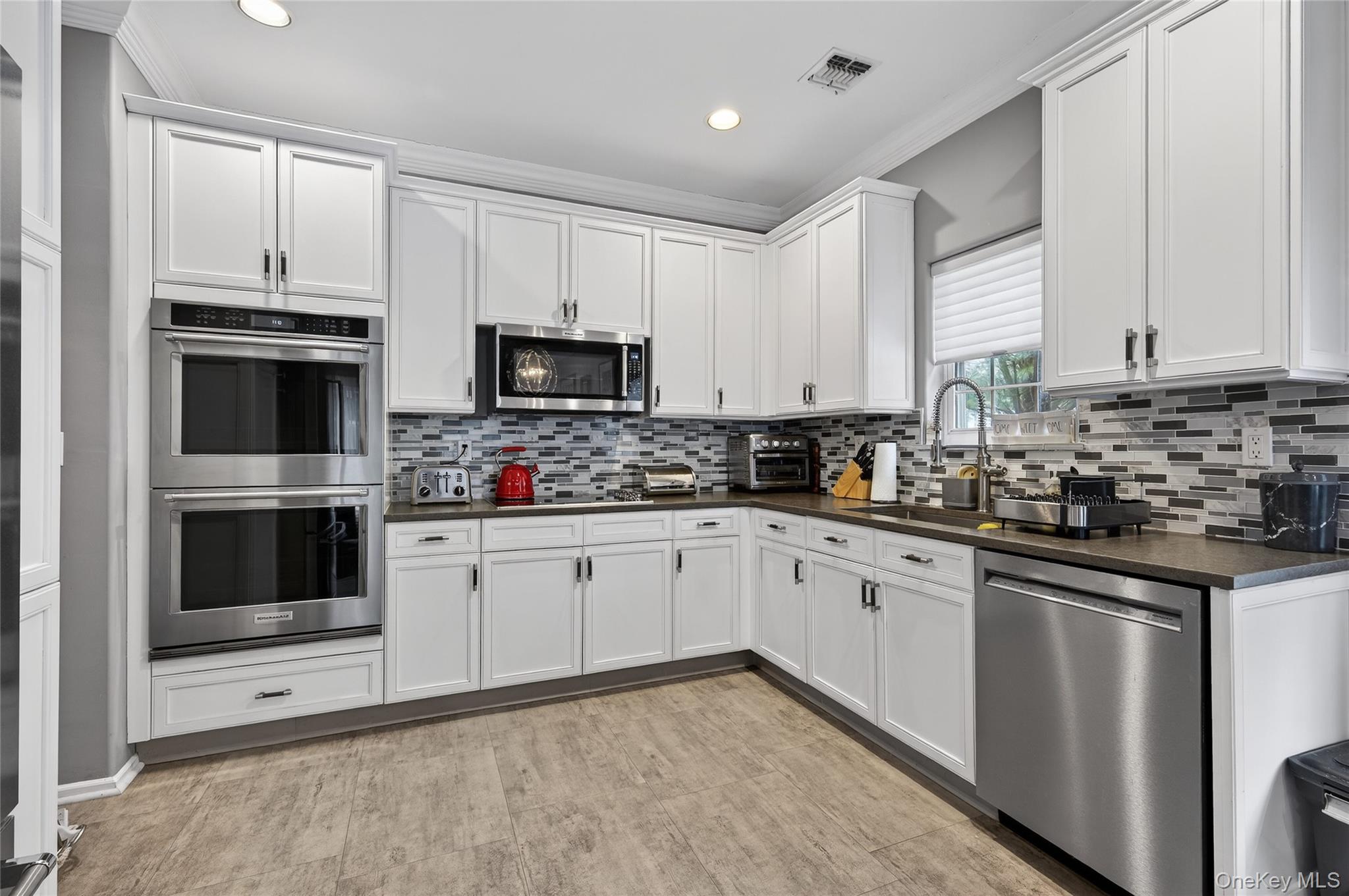 #11 photo, 66 Sagamore Drive, Plainview , NY 11803