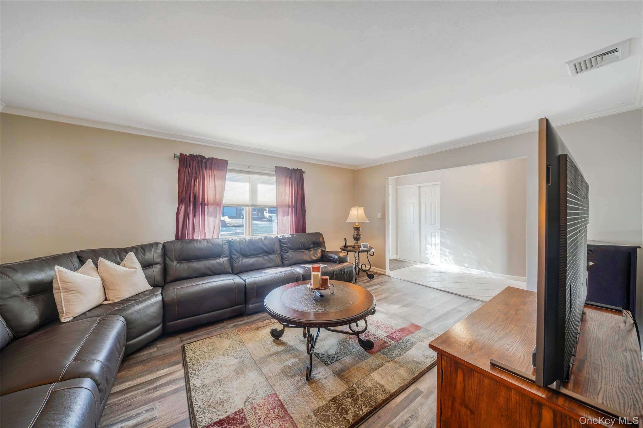 #13 photo, 7 Hemlock Road, מחוז סאפוק Mount Sinai , NY 11766