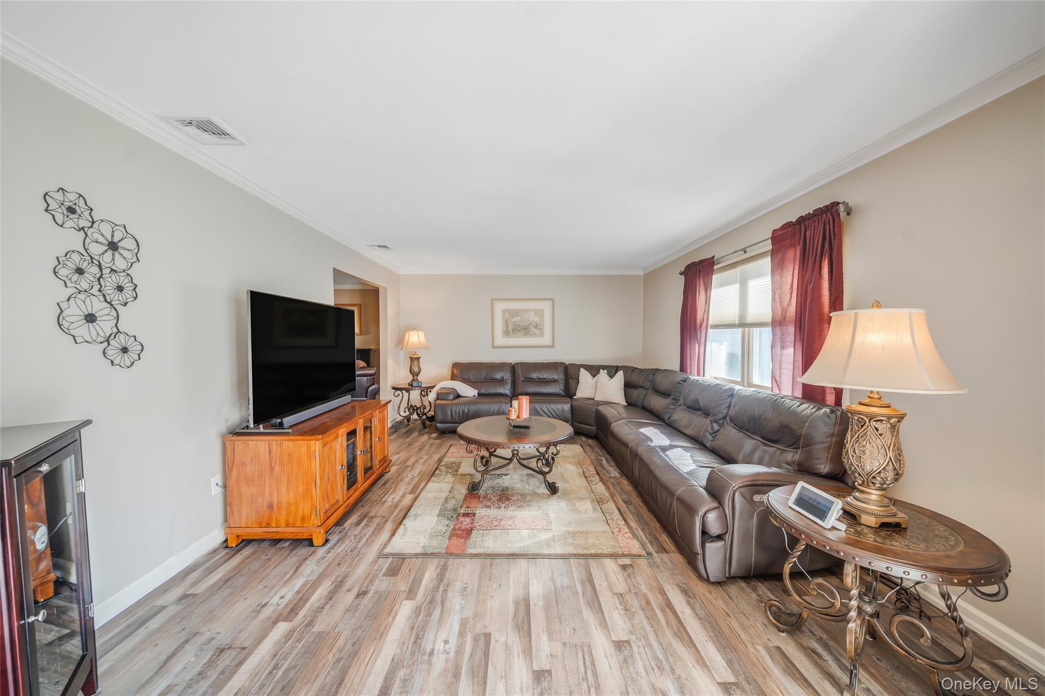 #14 photo, 7 Hemlock Road, מחוז סאפוק Mount Sinai , NY 11766