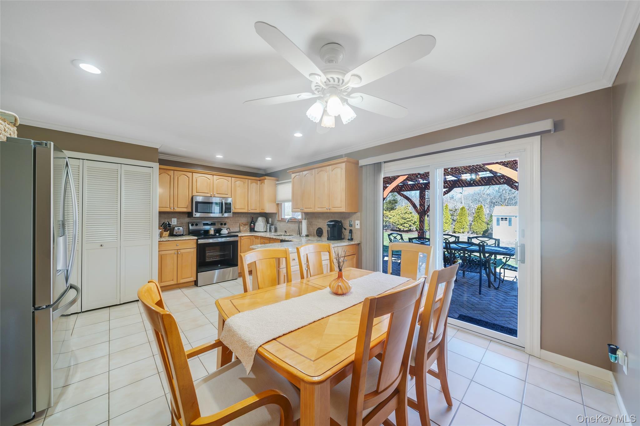 #20 photo, 7 Hemlock Road, מחוז סאפוק Mount Sinai , NY 11766