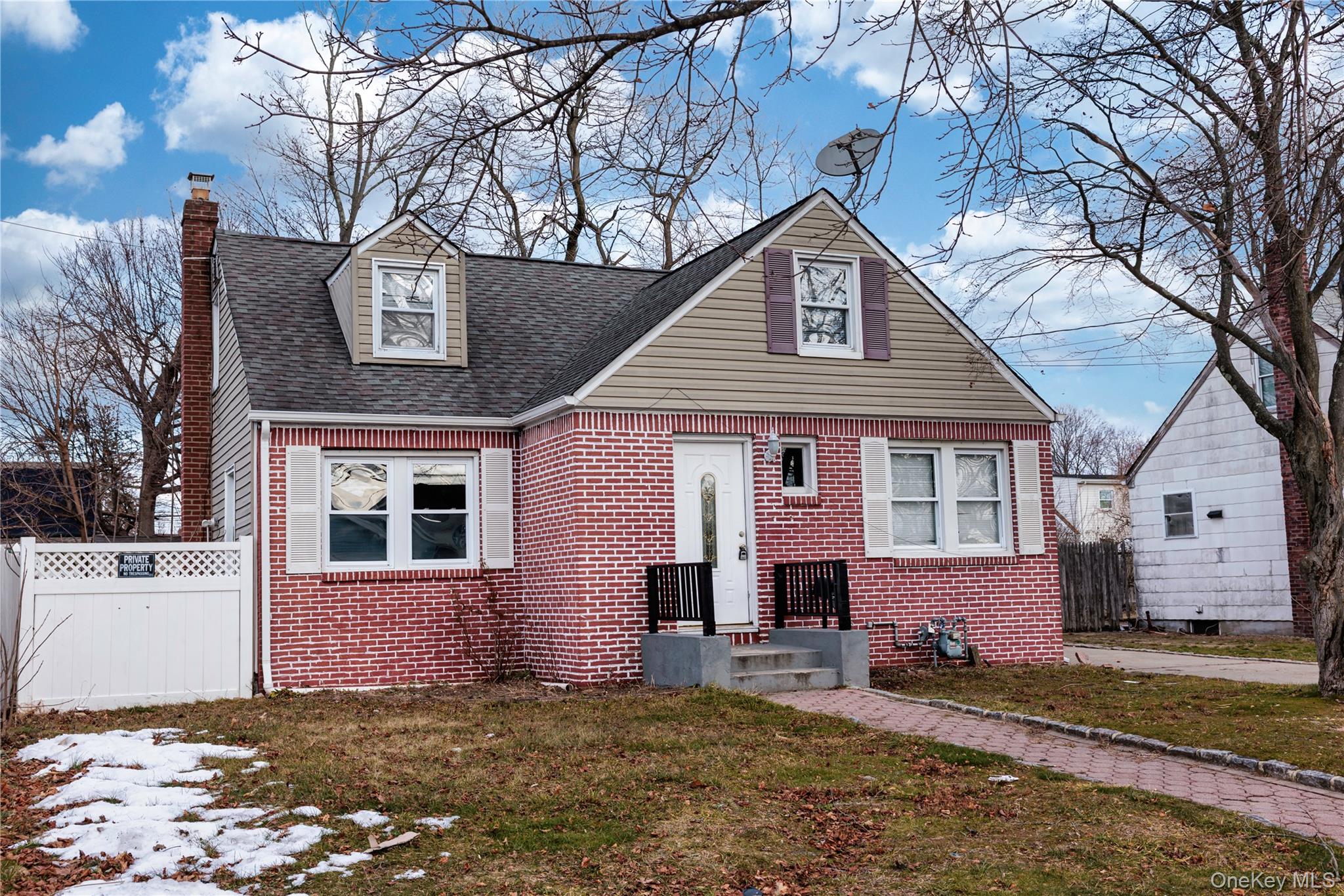 #2 photo, 345 Elmore Street, Саффолк ‖ Central Islip , NY 11722