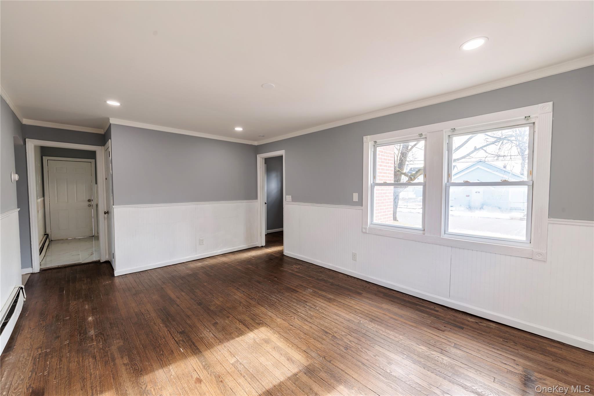 #4 photo, 345 Elmore Street, Саффолк ‖ Central Islip , NY 11722