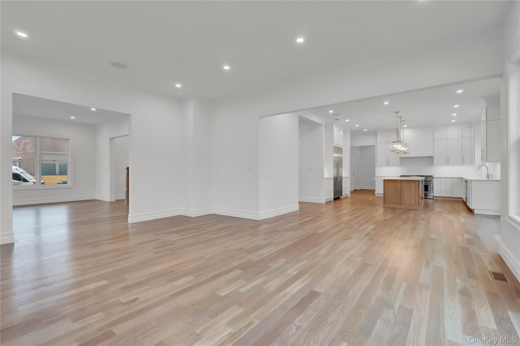 #11 photo, 26 Estates Circle, Melville , NY 11747