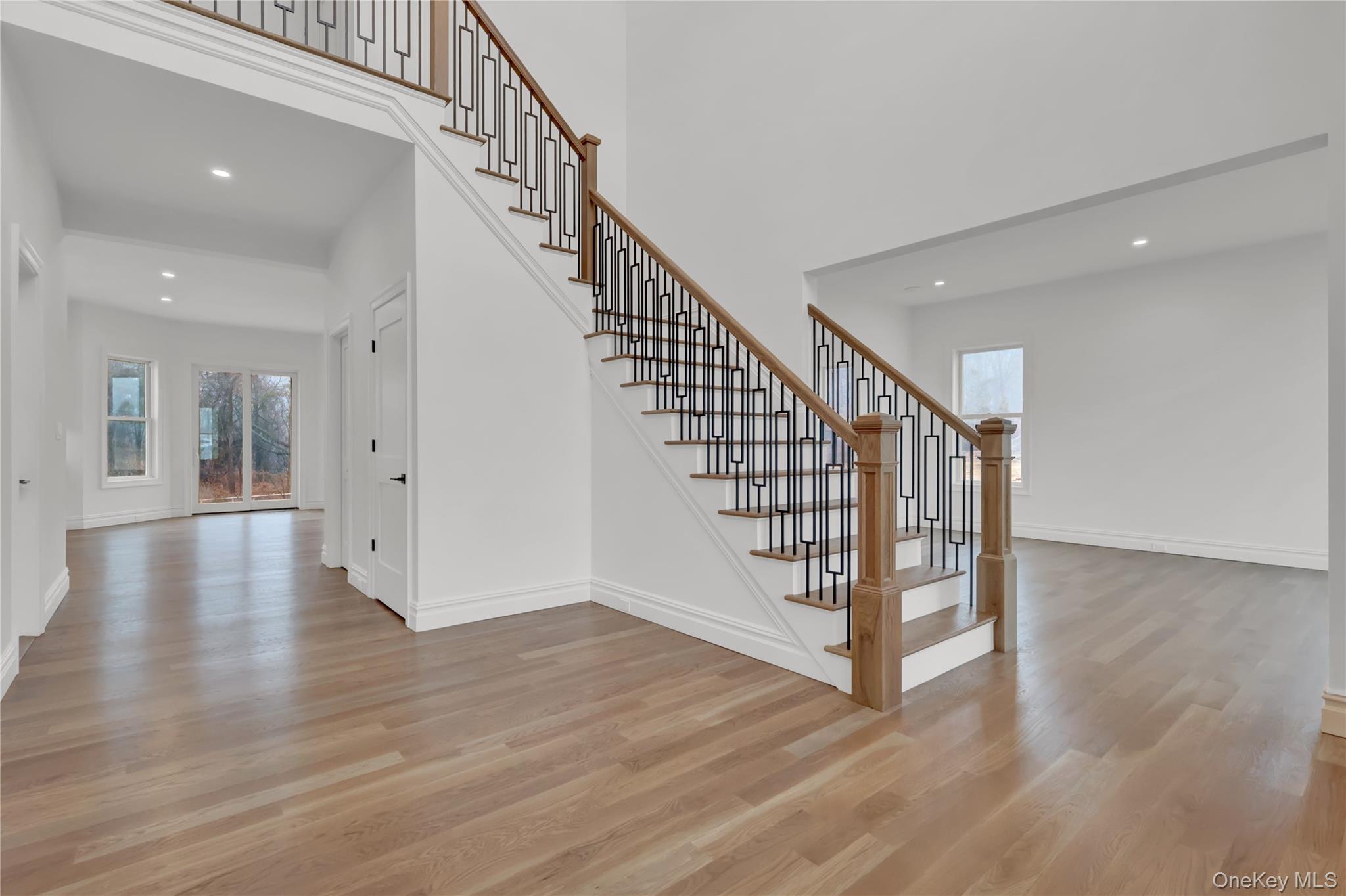 #4 photo, 26 Estates Circle, Melville , NY 11747