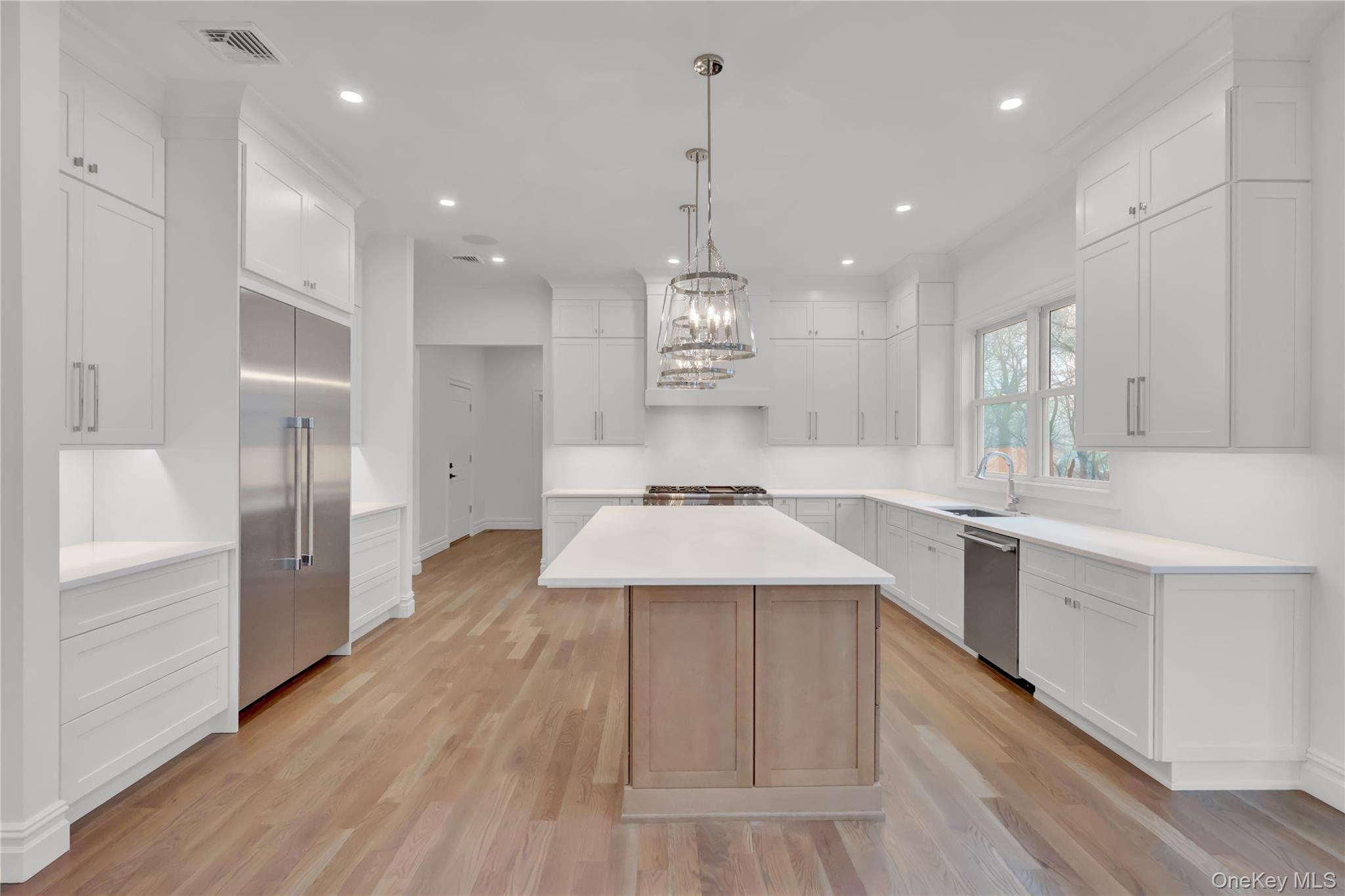 #8 photo, 26 Estates Circle, Melville , NY 11747