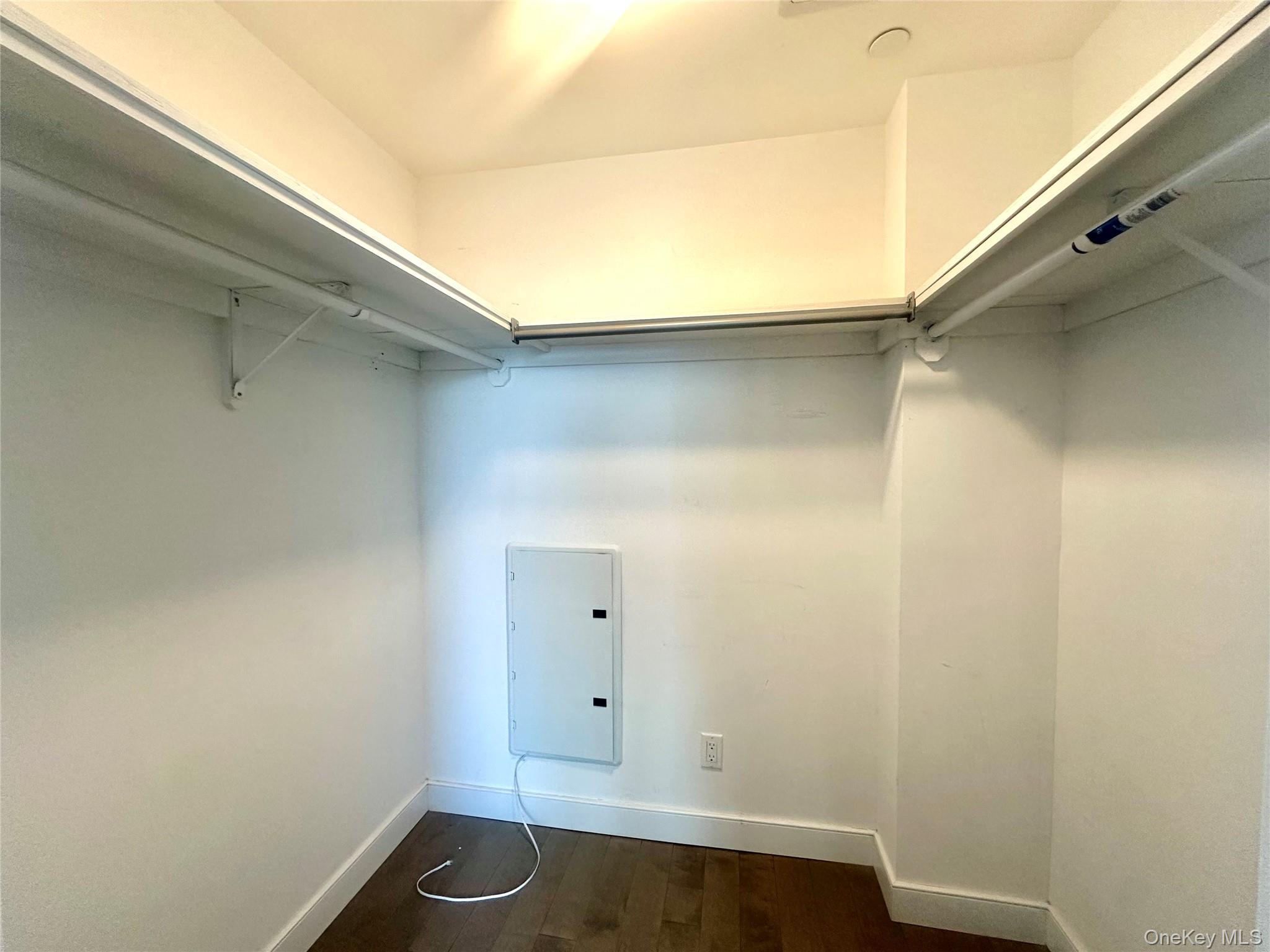 #2 photo, 4104 27th Street, 皇后区 Long Island City , NY 11101