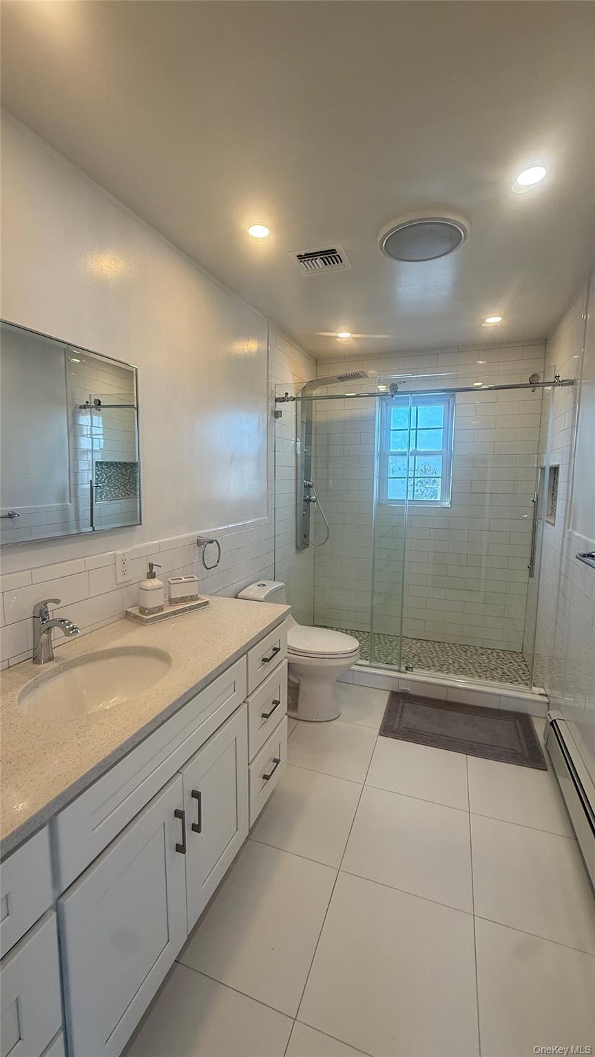 #17 photo, 1318 Post Avenue, ناسو Elmont , NY 11003