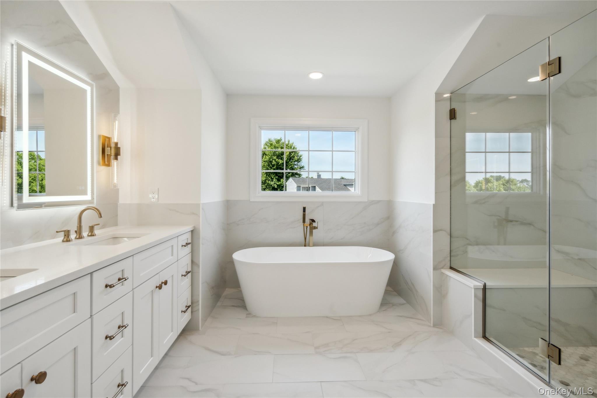 #14 photo, 27A Belmont Circle, Syosset , NY 11791