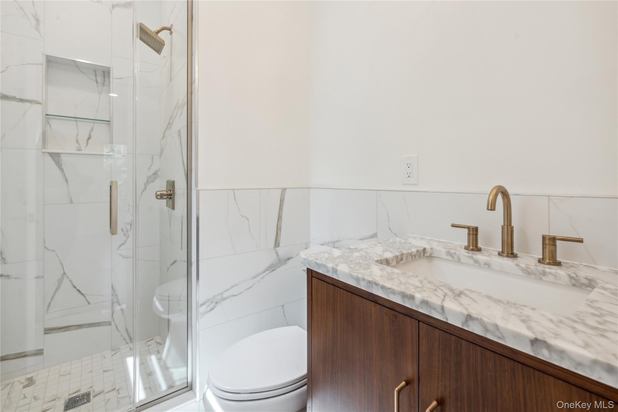 #16 photo, 27A Belmont Circle, Syosset , NY 11791