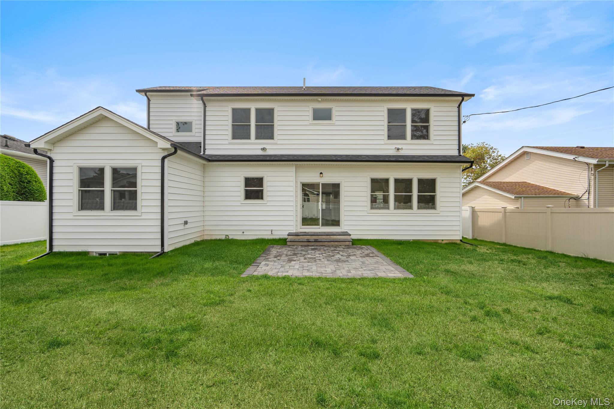 #19 photo, 27A Belmont Circle, Syosset , NY 11791