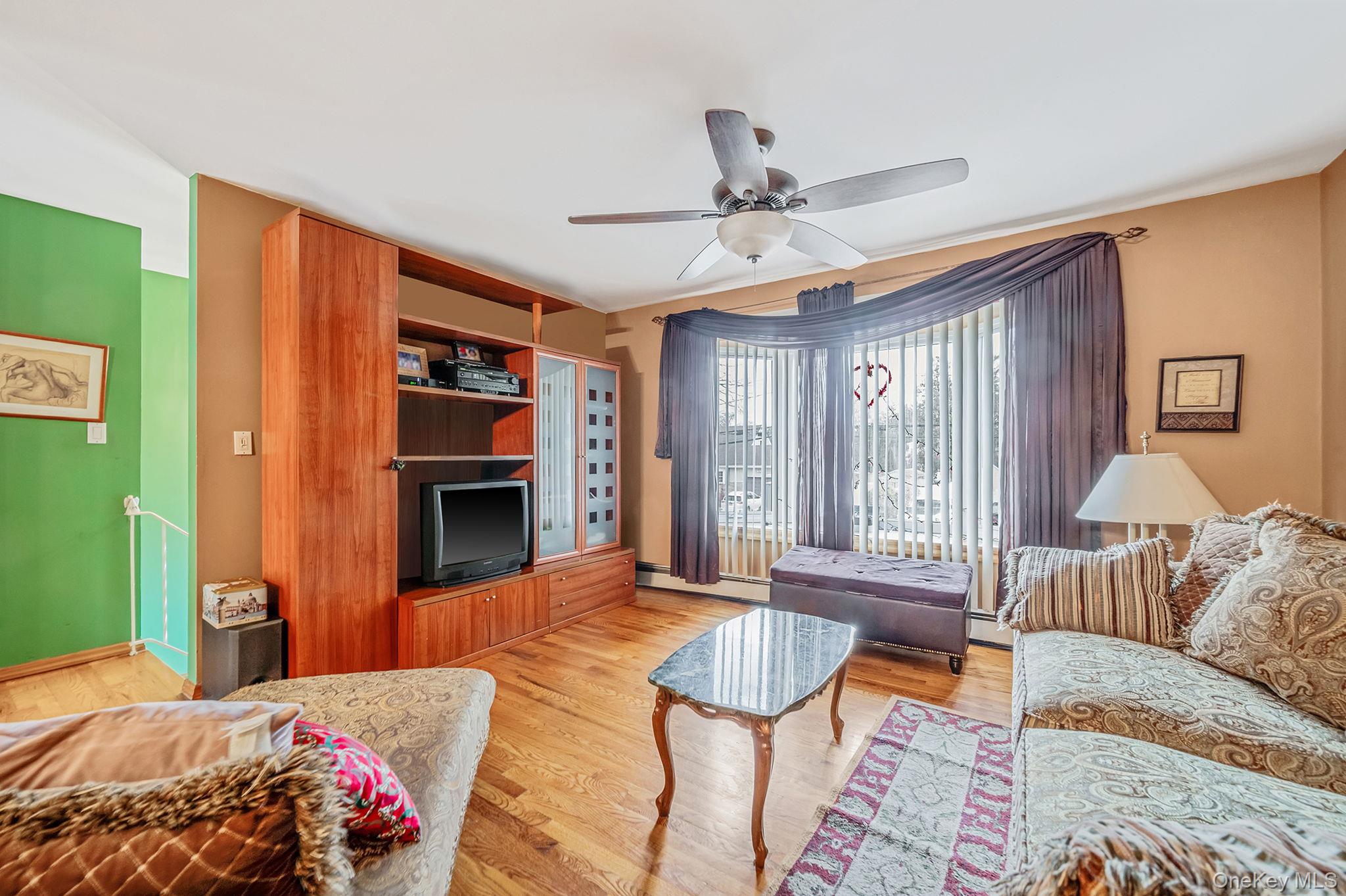 #10 photo, 818 Nicolls Road, سوفولك Deer Park , NY 11729