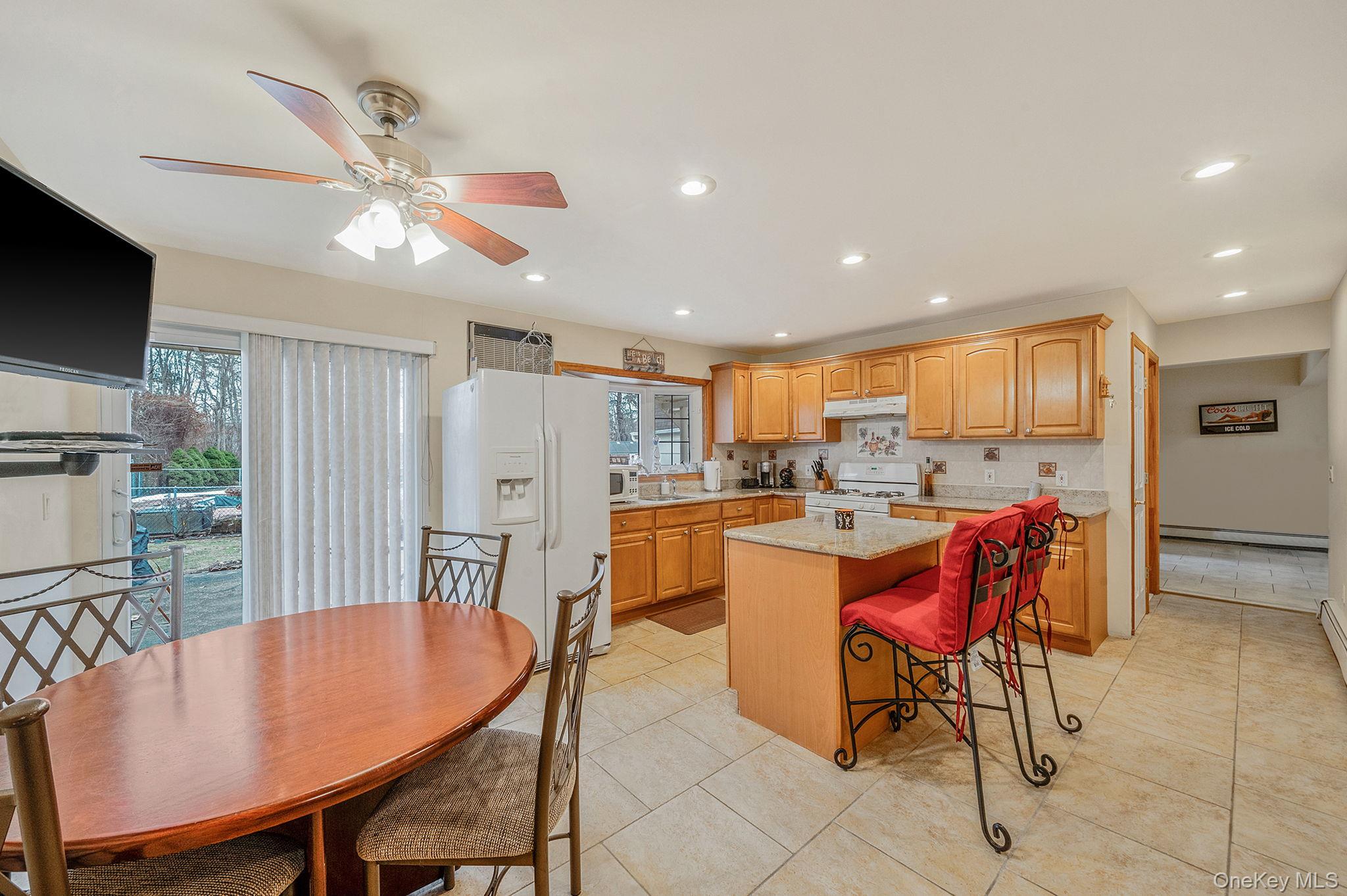 #13 photo, 818 Nicolls Road, سوفولك Deer Park , NY 11729