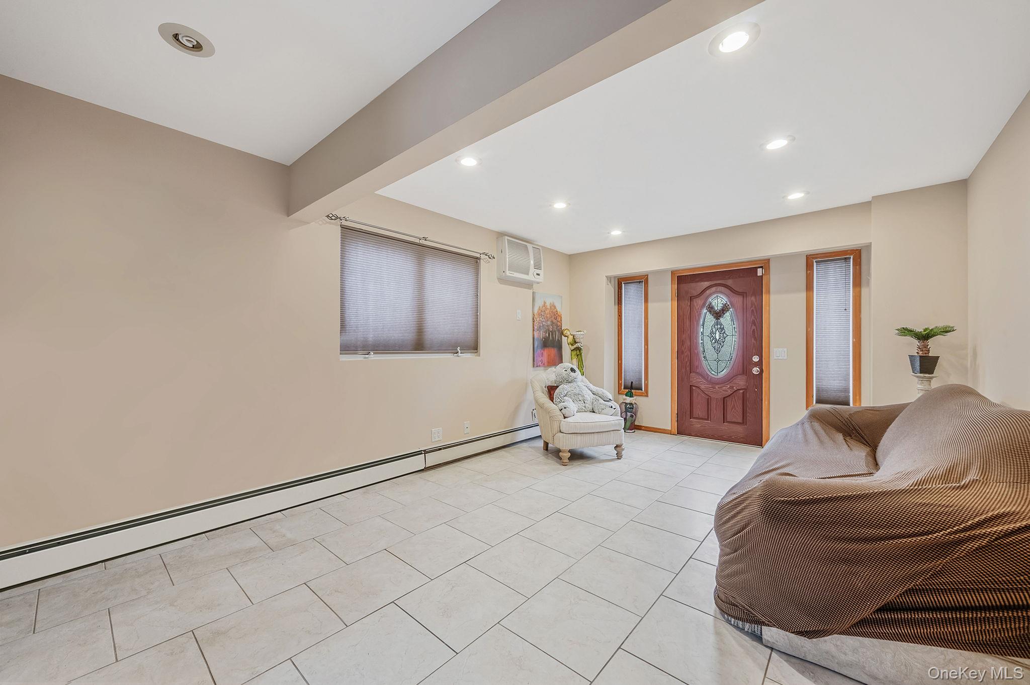 #16 photo, 818 Nicolls Road, سوفولك Deer Park , NY 11729