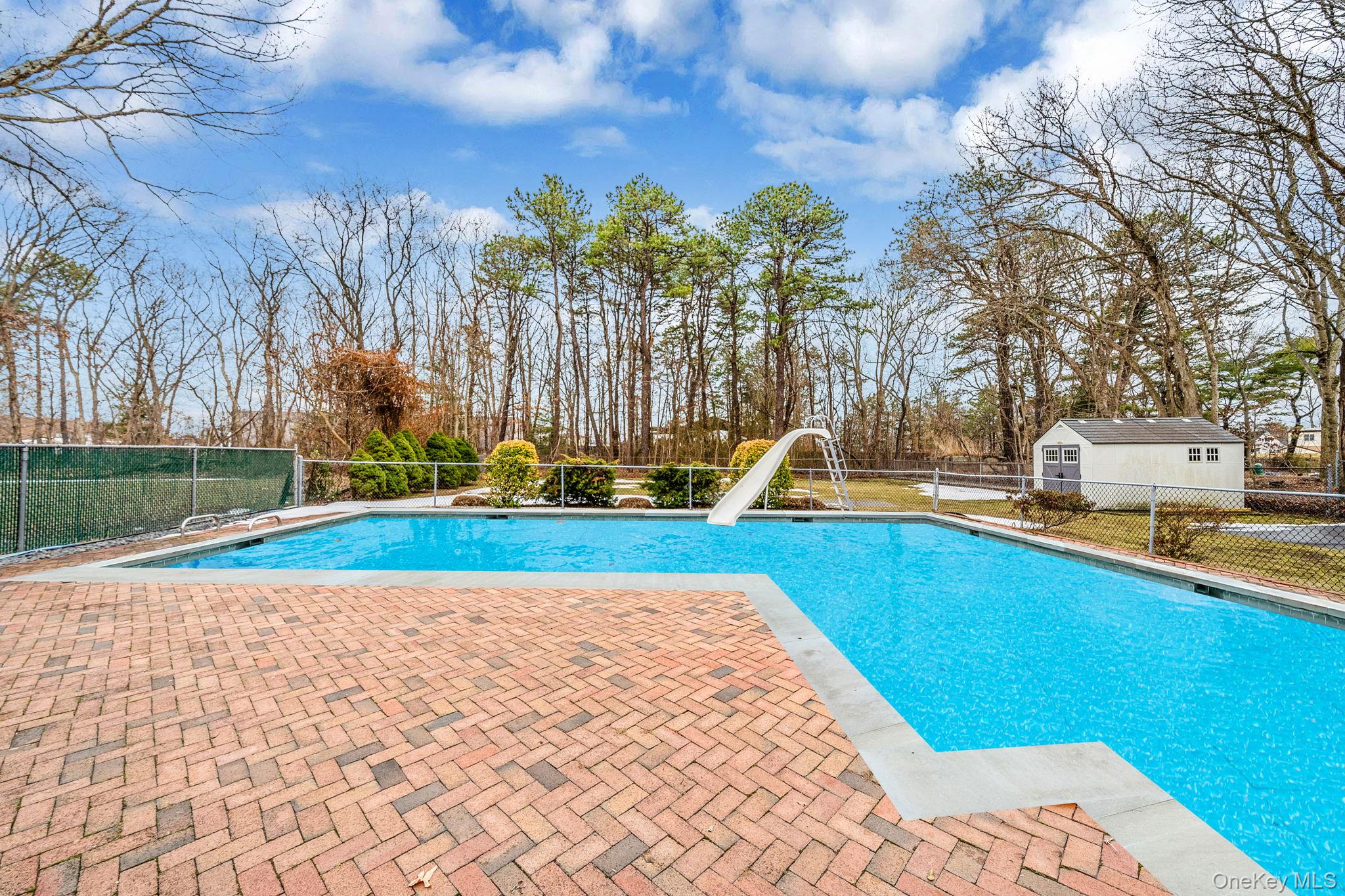 #4 photo, 818 Nicolls Road, سوفولك Deer Park , NY 11729