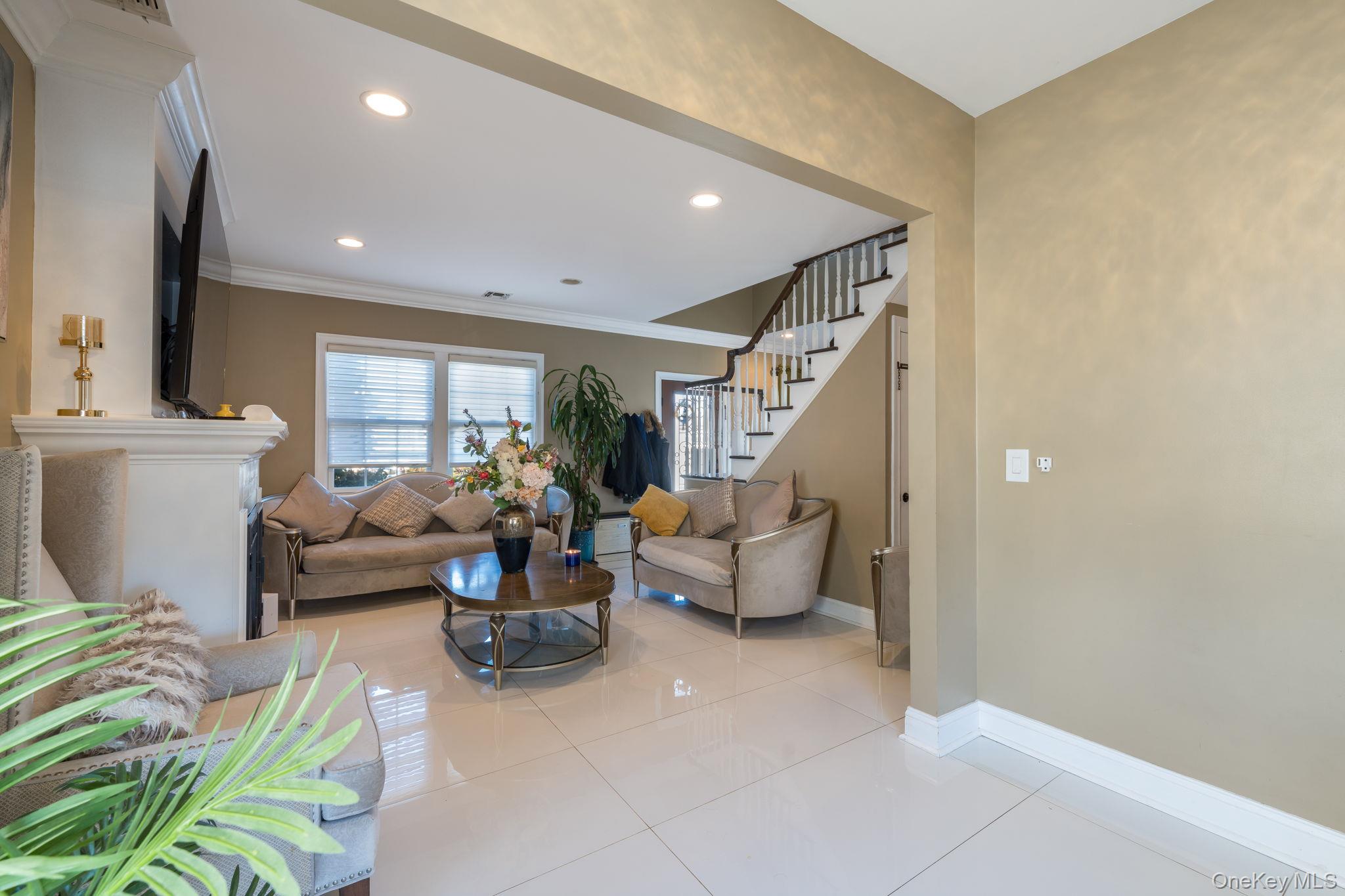 #15 photo, 732 Sunrise Avenue, Нассау ‖ Bellmore , NY 11710