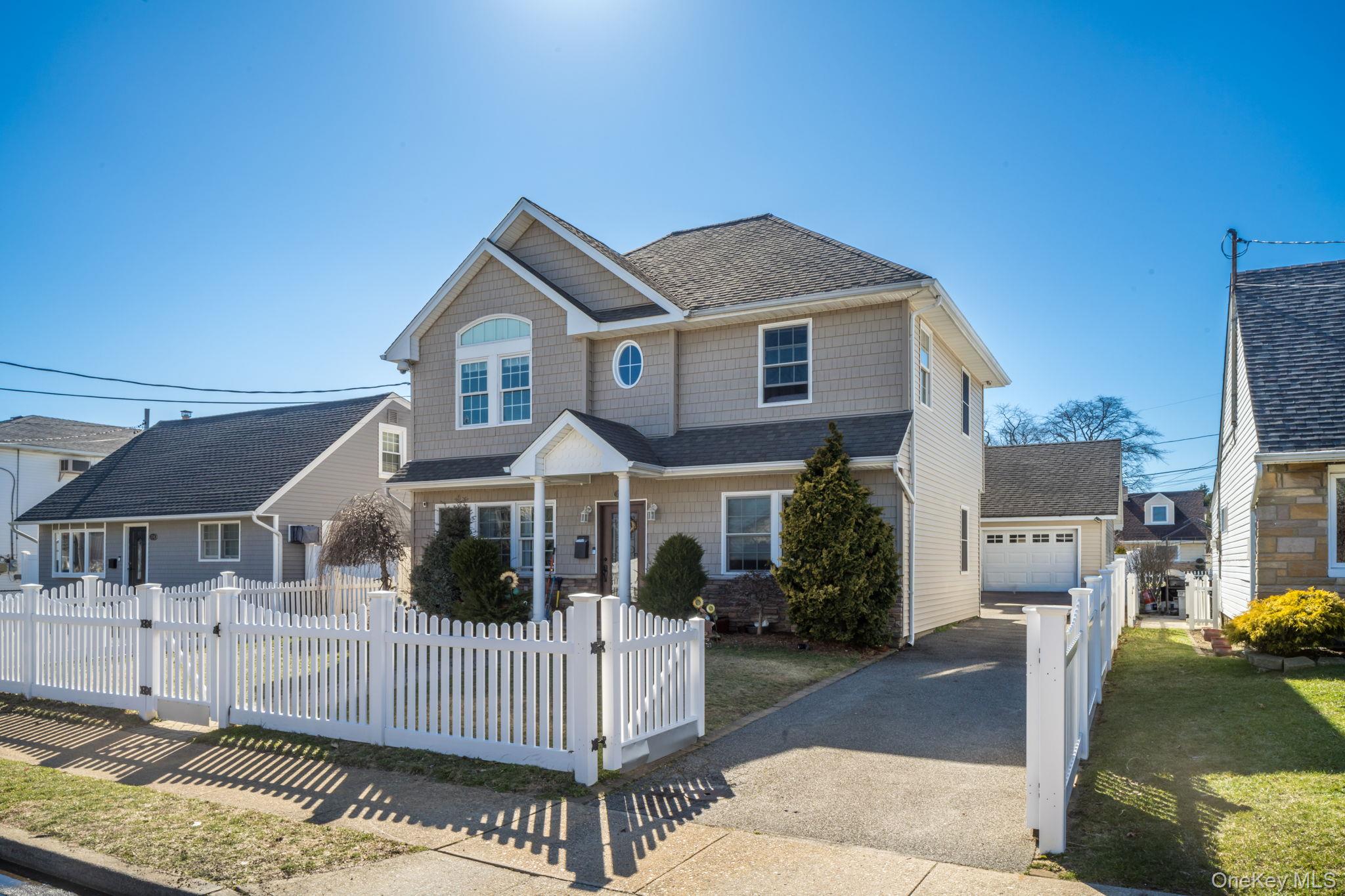 #2 photo, 732 Sunrise Avenue, Нассау ‖ Bellmore , NY 11710