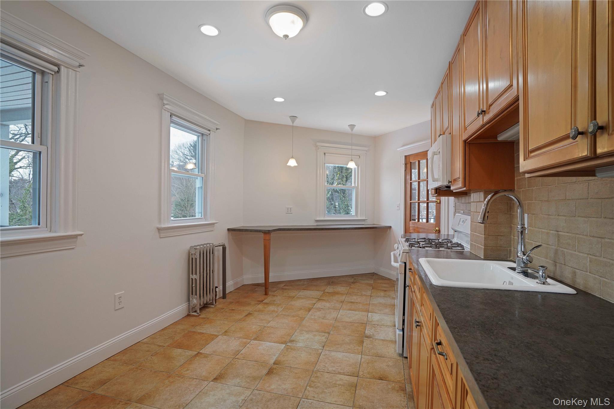 #9 photo, 206 New Broadway, Hastings-on-Hudson , NY 10706