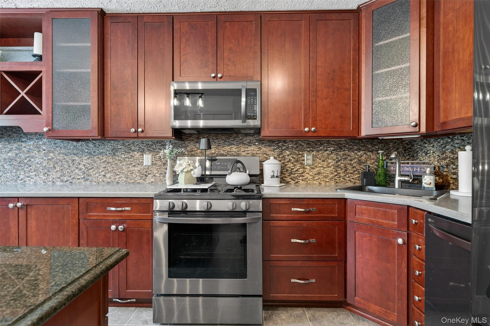 #5 photo, 255 Sterling Place, Highland , NY 12528