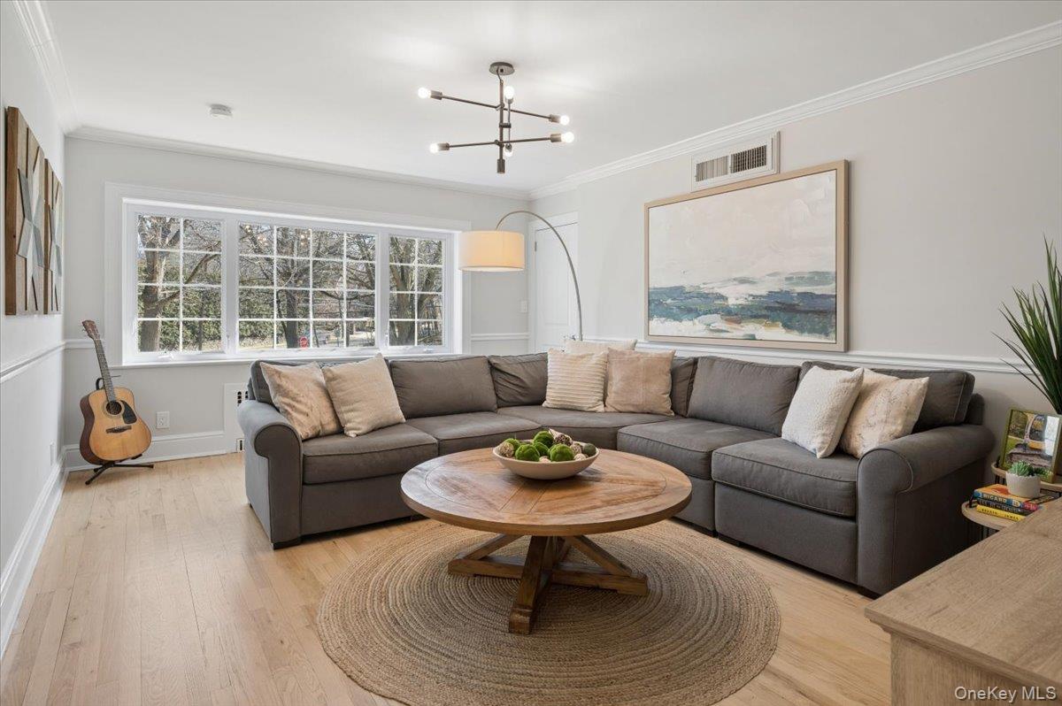 #18 photo, 31 Priory Lane, Pelham , NY 10803