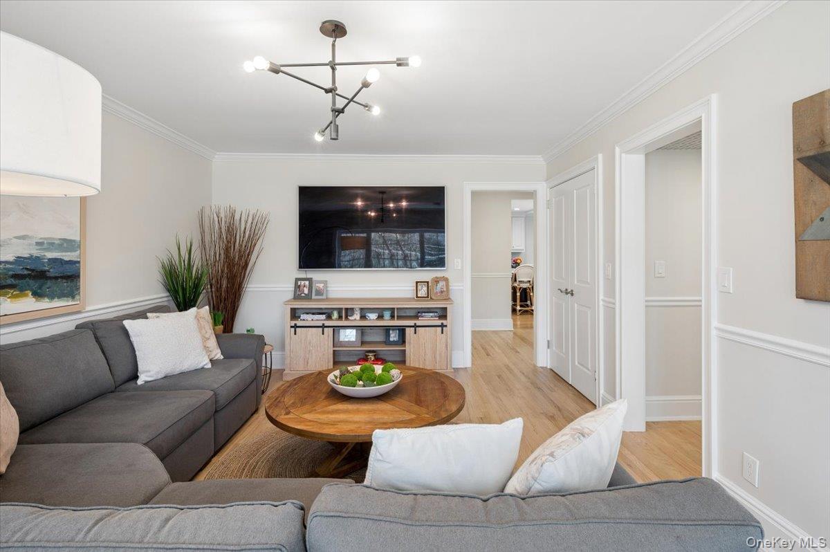 #20 photo, 31 Priory Lane, Pelham , NY 10803