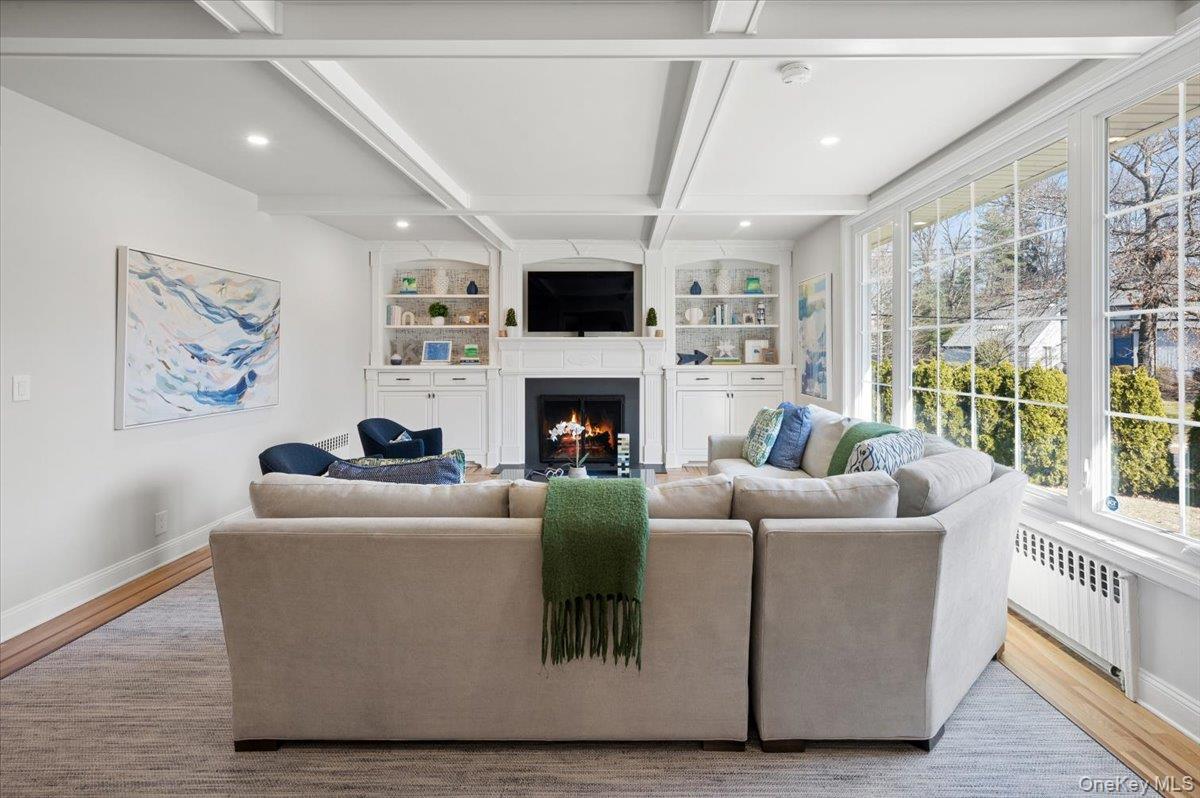 #8 photo, 31 Priory Lane, Pelham , NY 10803