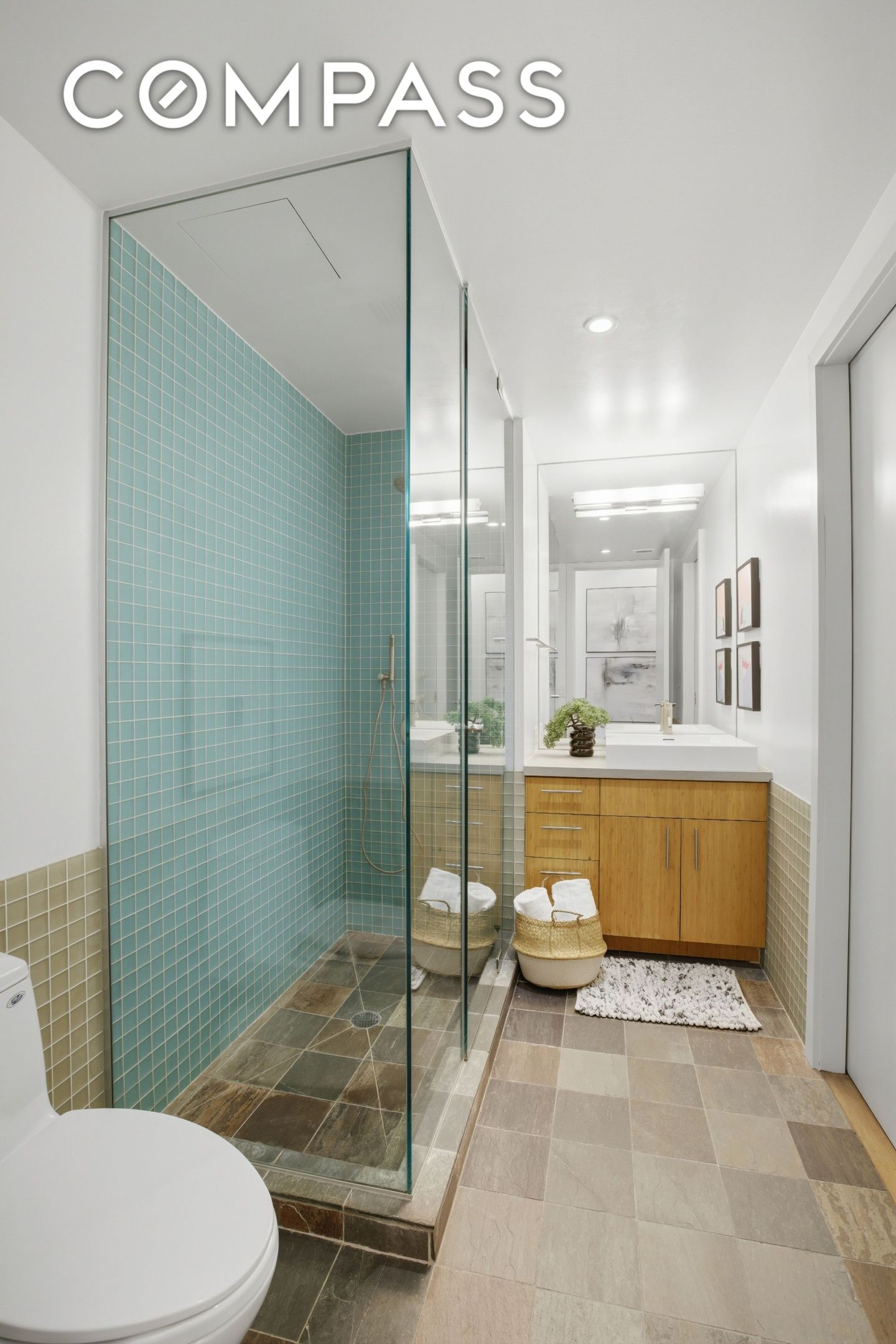 #18 photo, 135 W 4th Street, Greenwich Village , NY 10012