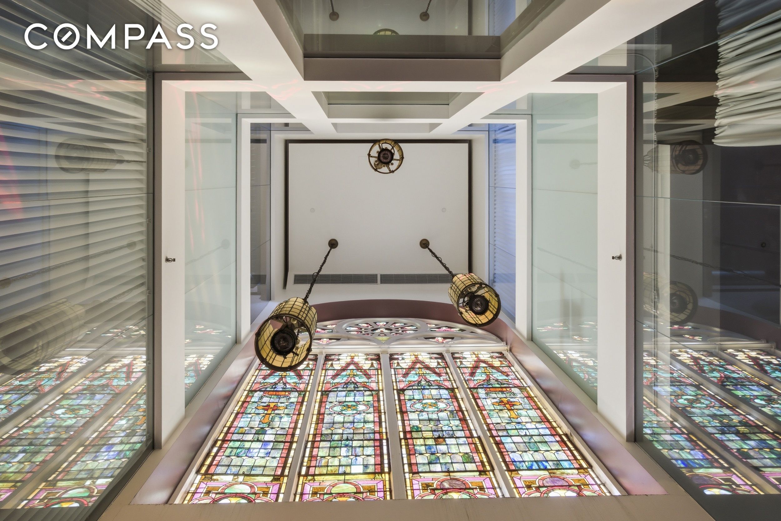 #19 photo, 135 W 4th Street, Greenwich Village , NY 10012