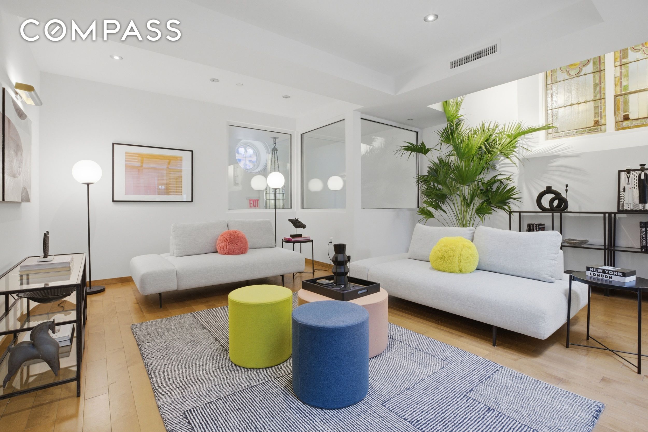 #4 photo, 135 W 4th Street, Greenwich Village , NY 10012