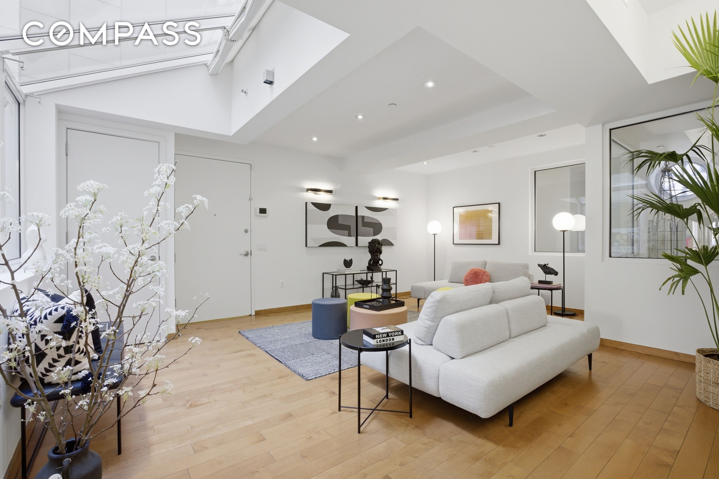 #5 photo, 135 W 4th Street, Greenwich Village , NY 10012