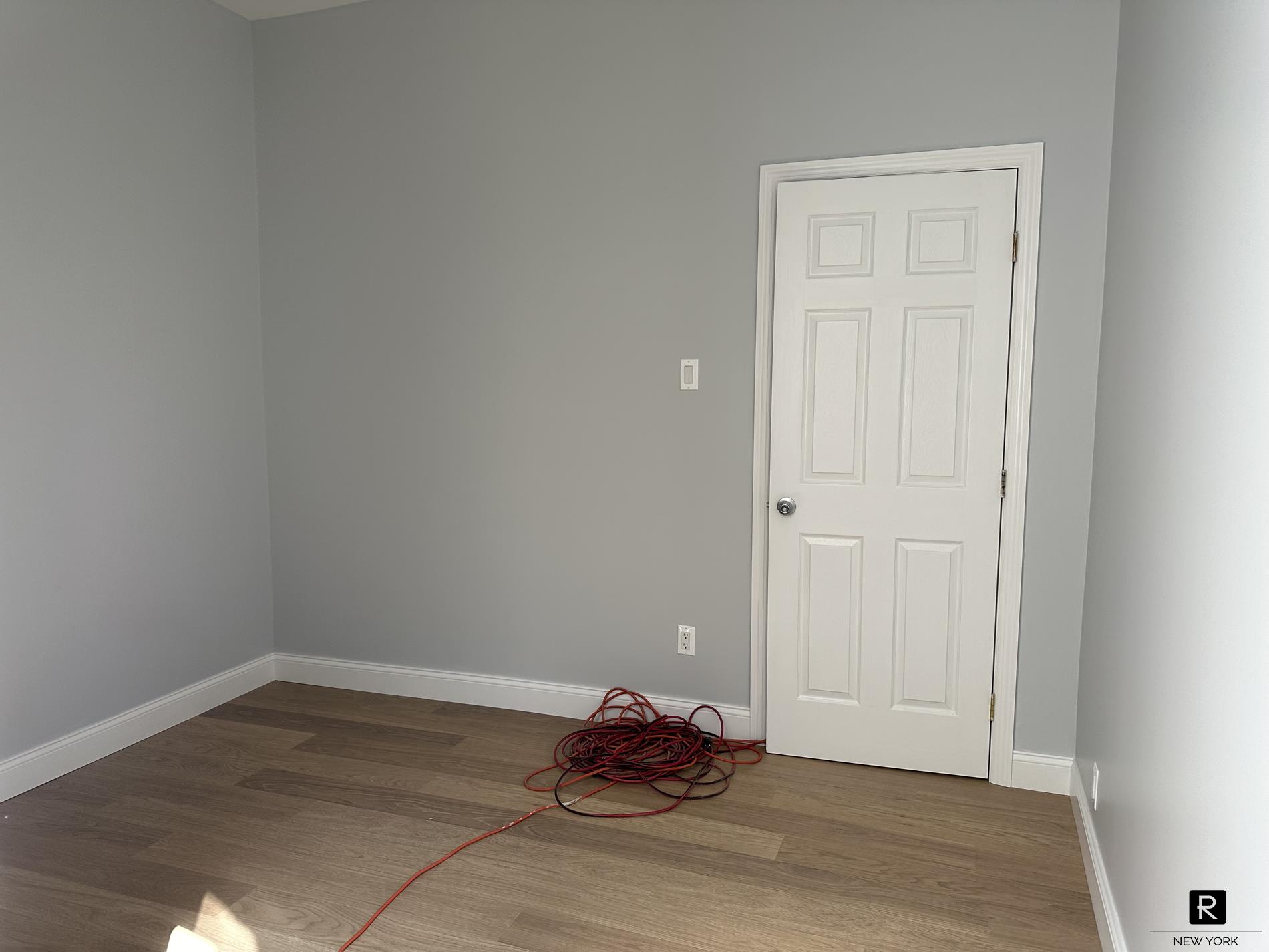 #6 photo, Brooklyn, ब्रुकलीन Bushwick , NY 11237