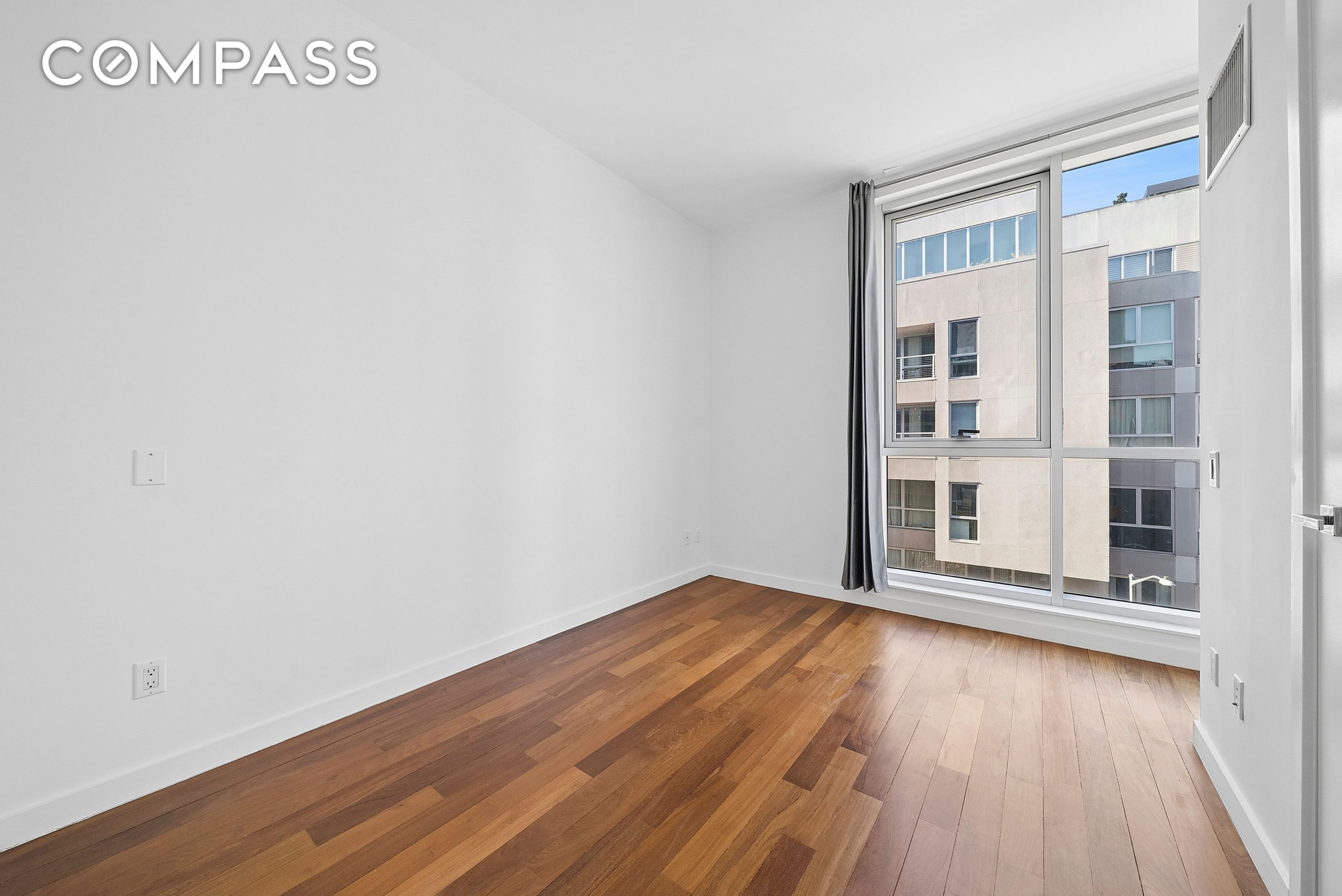 #8 photo, Brooklyn, Williamsburg , NY 11249