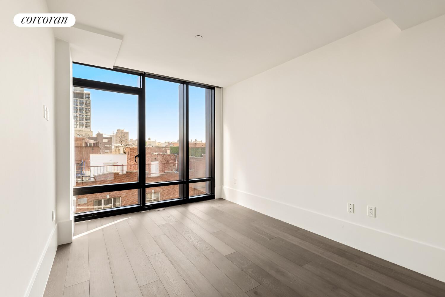 #4 photo, 429 KENT Avenue, Бруклин ‖ Williamsburg , NY 11249