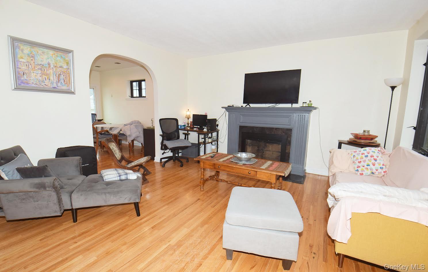 #20 photo, 8017 188th Street, Jamaica Estates , NY 11423