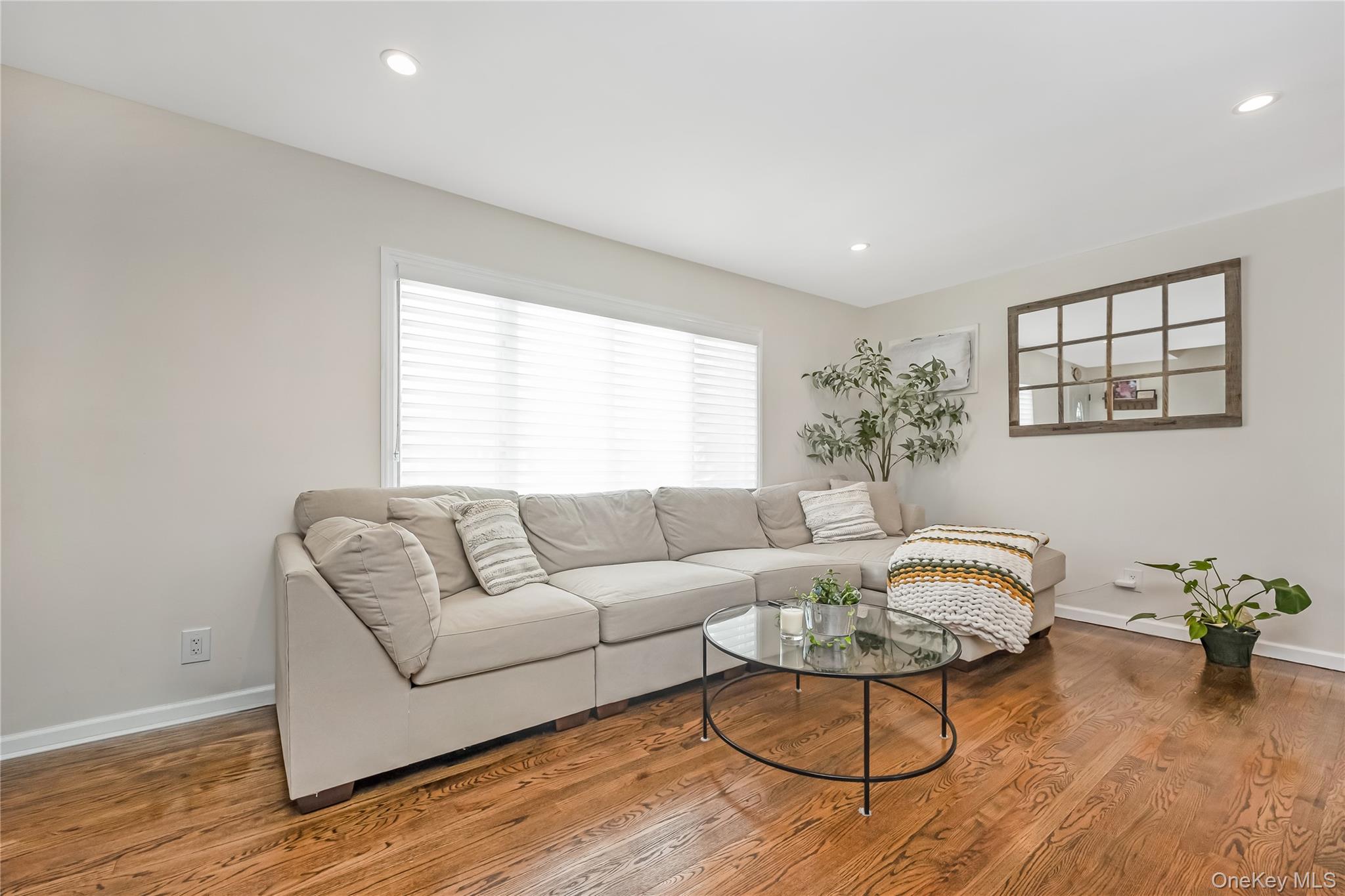 #5 photo, 2477 Freeport Street, 롱 아일랜드 Wantagh , NY 11793