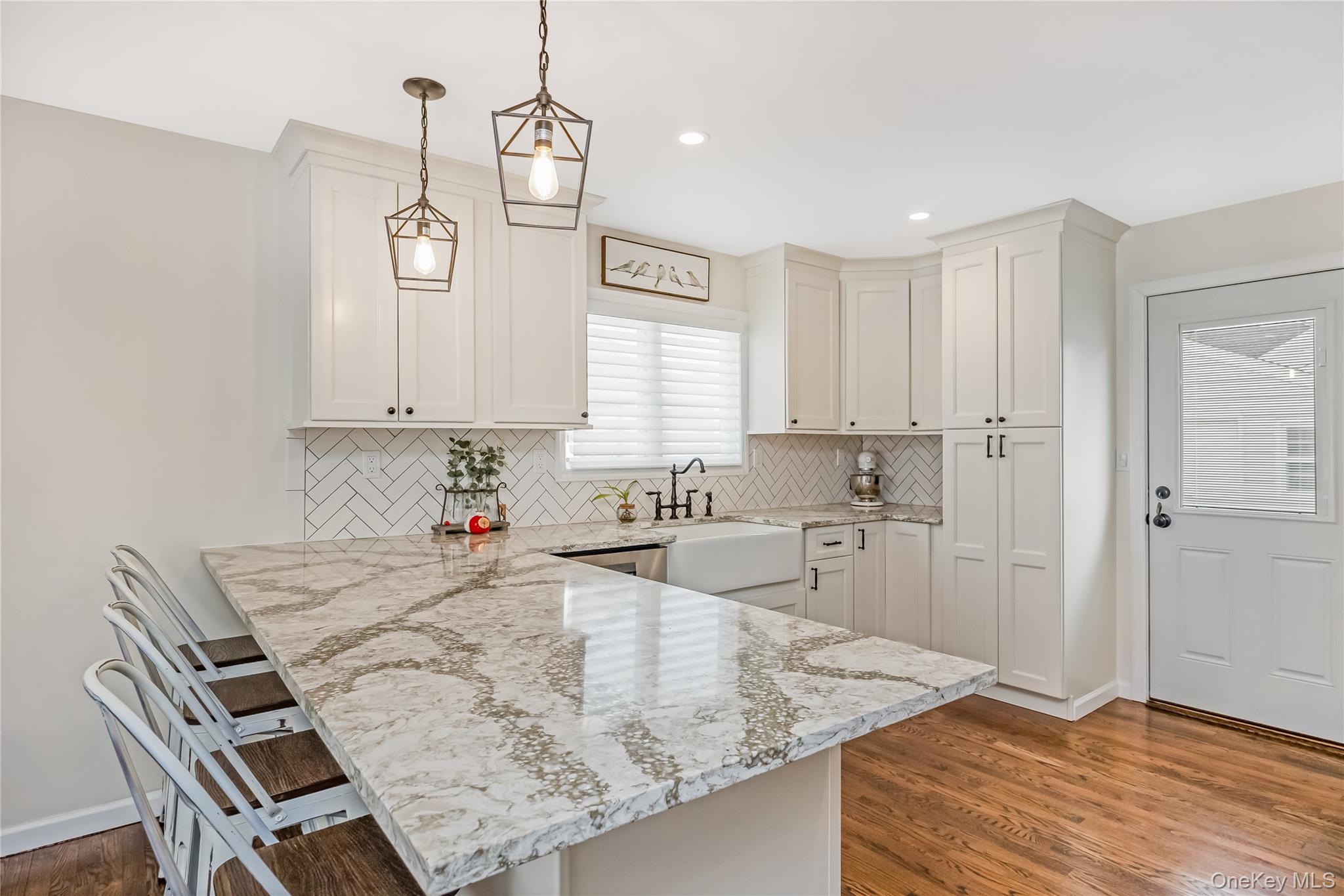 #8 photo, 2477 Freeport Street, 롱 아일랜드 Wantagh , NY 11793