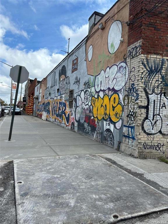 #2 photo, 122 Kingsland Avenue, Brooklyn , NY 11222