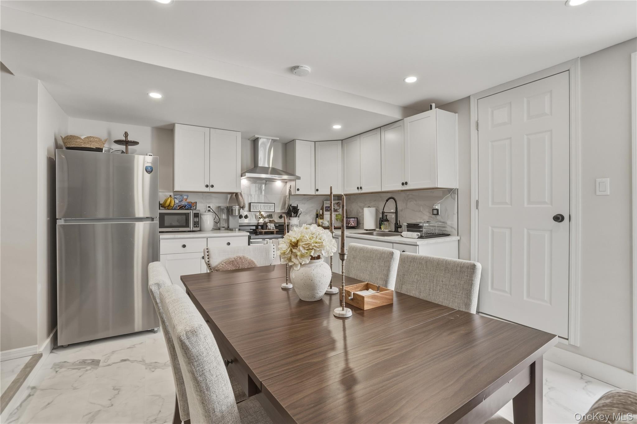 #11 photo, 150 N Delaware Avenue, Lindenhurst , NY 11757