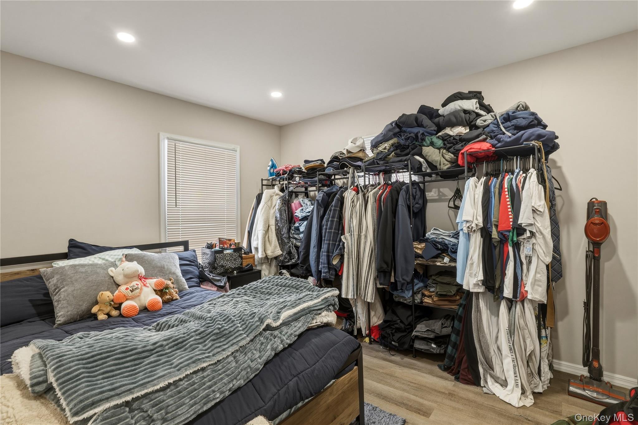 #14 photo, 150 N Delaware Avenue, Lindenhurst , NY 11757