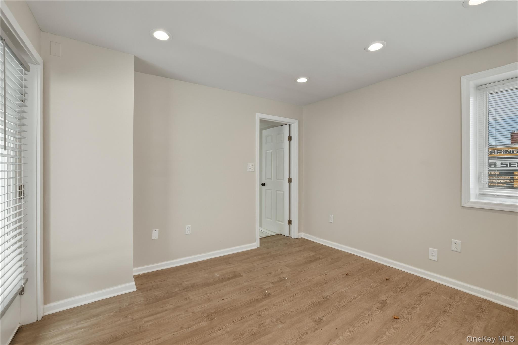 #20 photo, 150 N Delaware Avenue, Lindenhurst , NY 11757