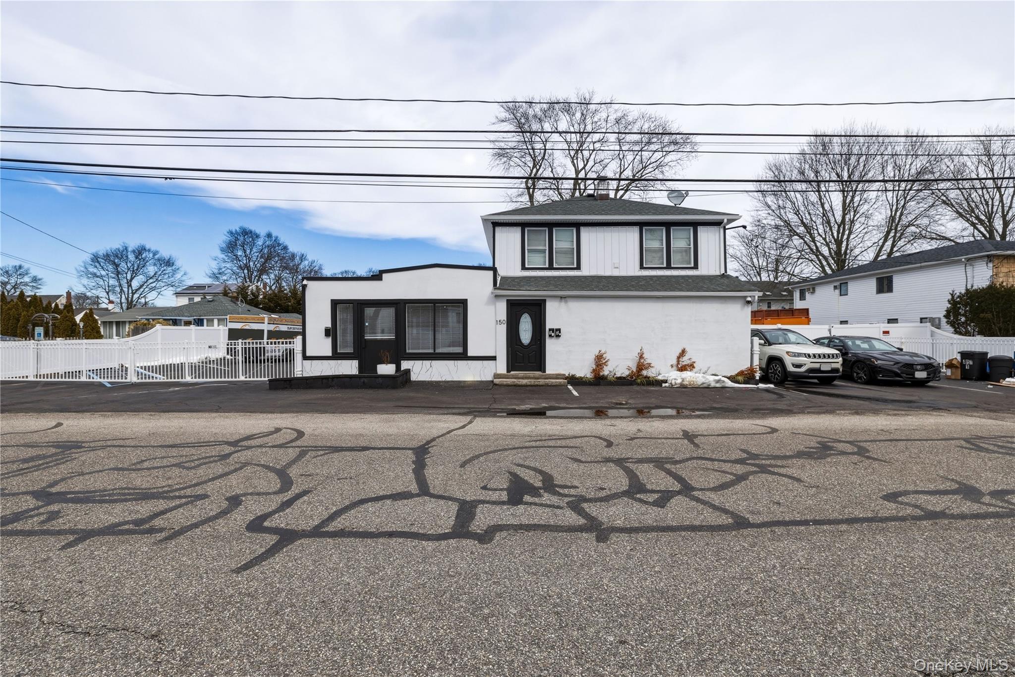 #3 photo, 150 N Delaware Avenue, Lindenhurst , NY 11757