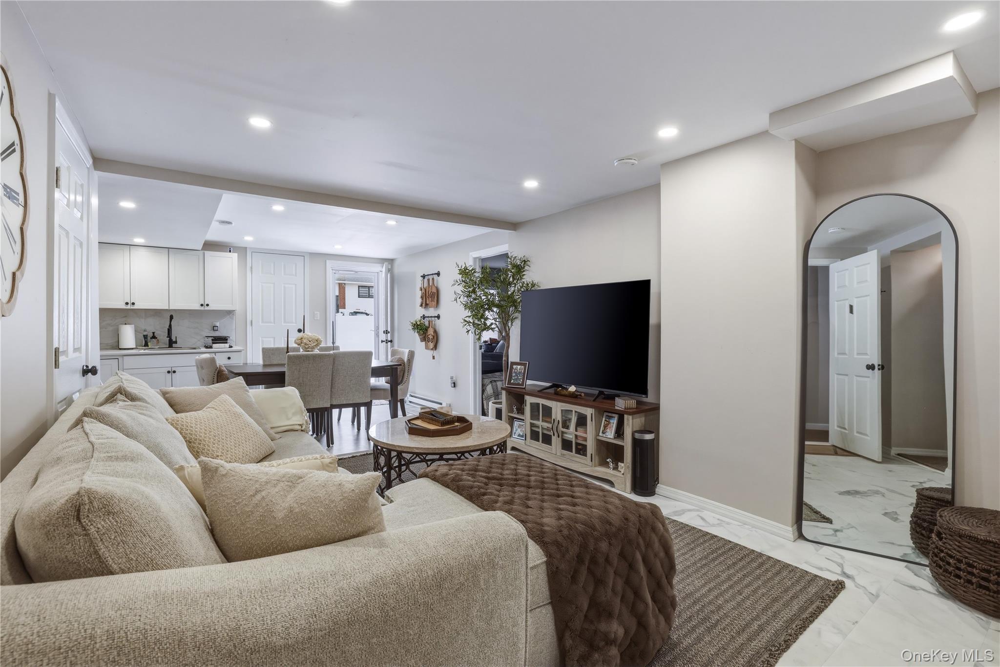 #8 photo, 150 N Delaware Avenue, Lindenhurst , NY 11757