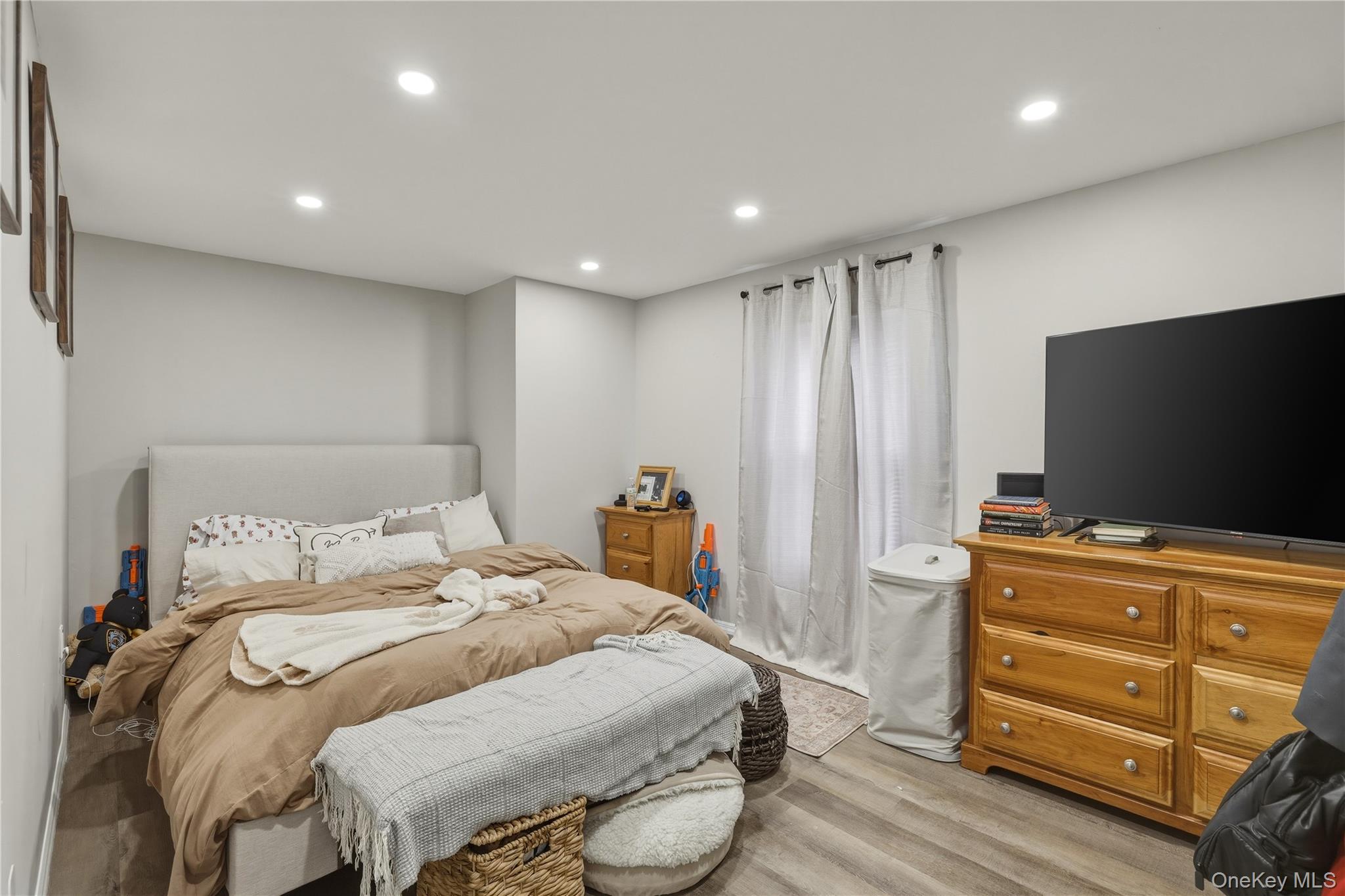 #9 photo, 150 N Delaware Avenue, Lindenhurst , NY 11757