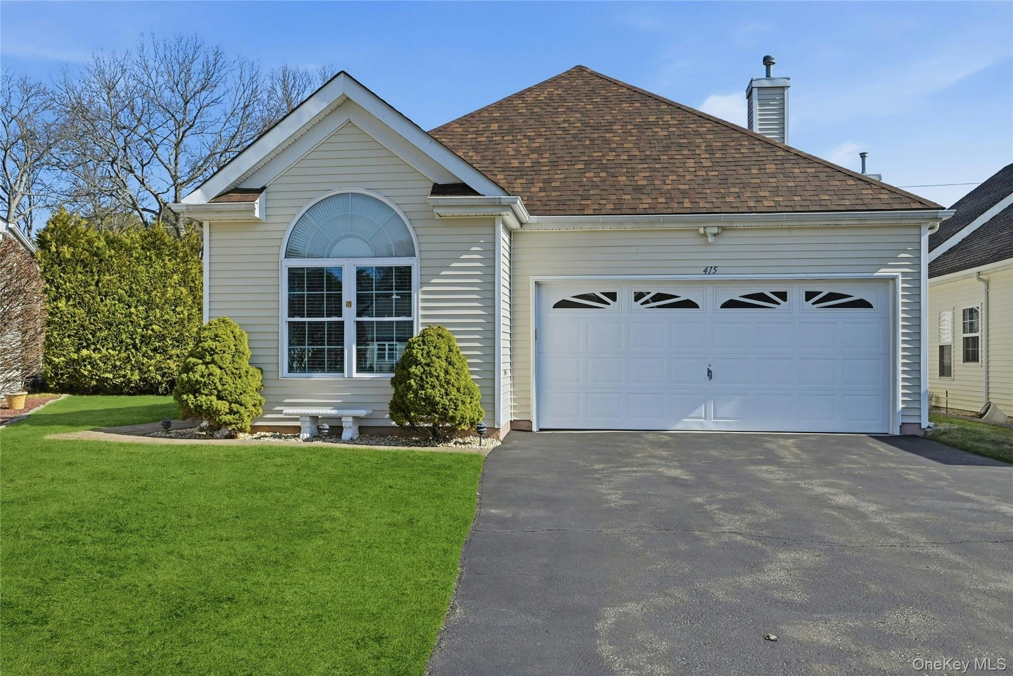 #1 photo, 415 Leisure Drive, সাফোক কাউন্টি Ridge , NY 11961