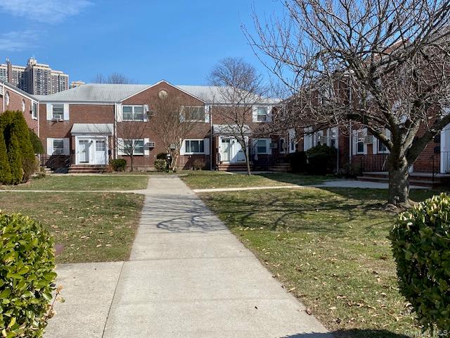 #2 photo, 71-41 260th Street, Glen Oaks , NY 11004