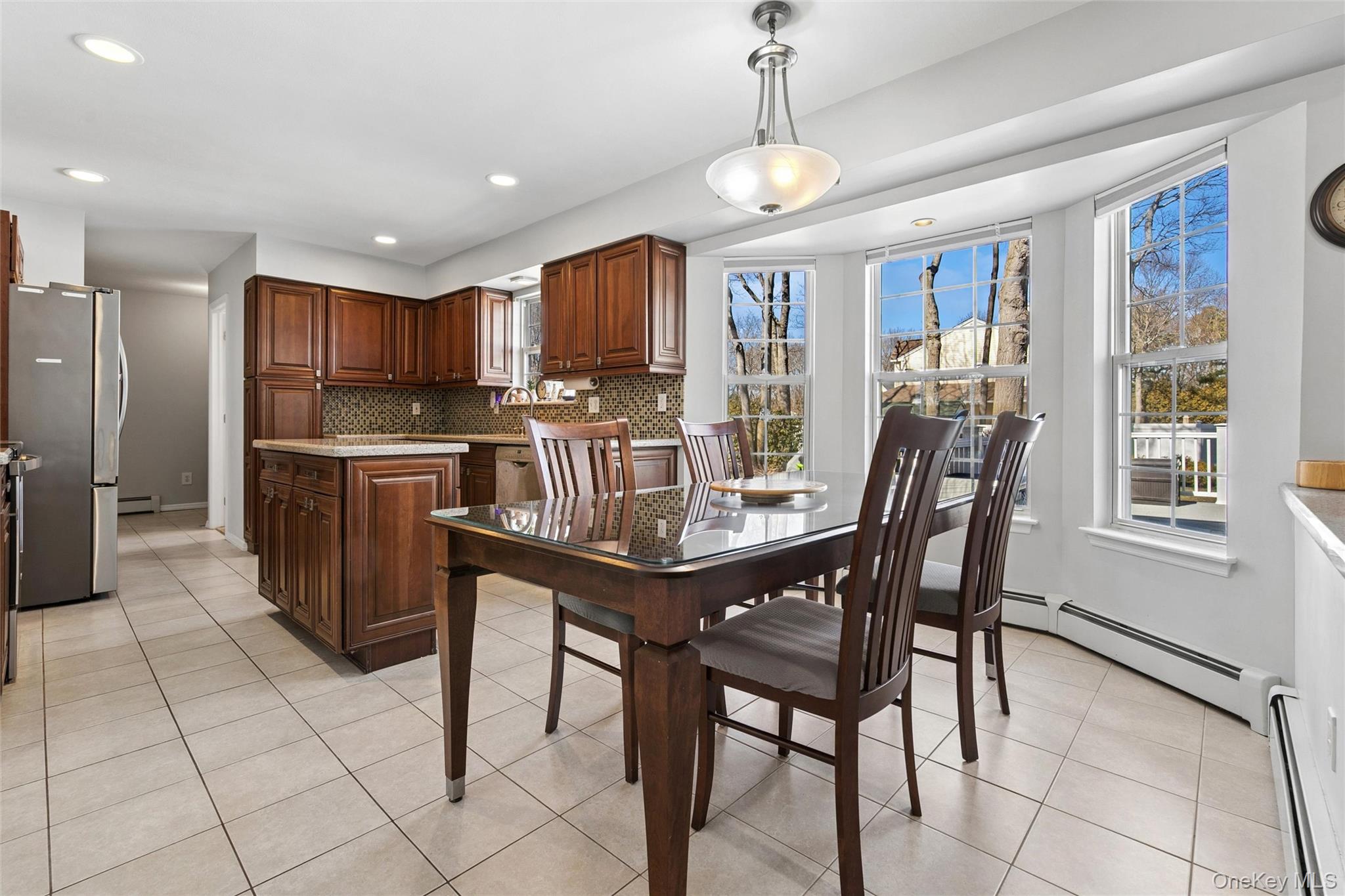 #10 photo, 9 Village Drive, Саффолк ‖ Medford , NY 11763