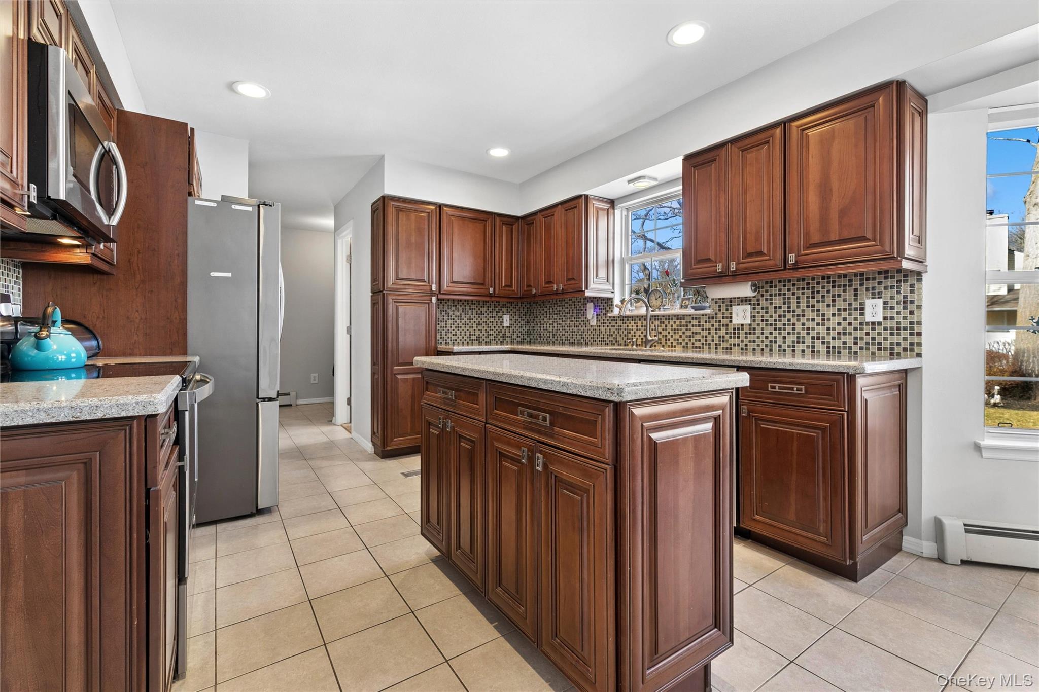 #12 photo, 9 Village Drive, Саффолк ‖ Medford , NY 11763