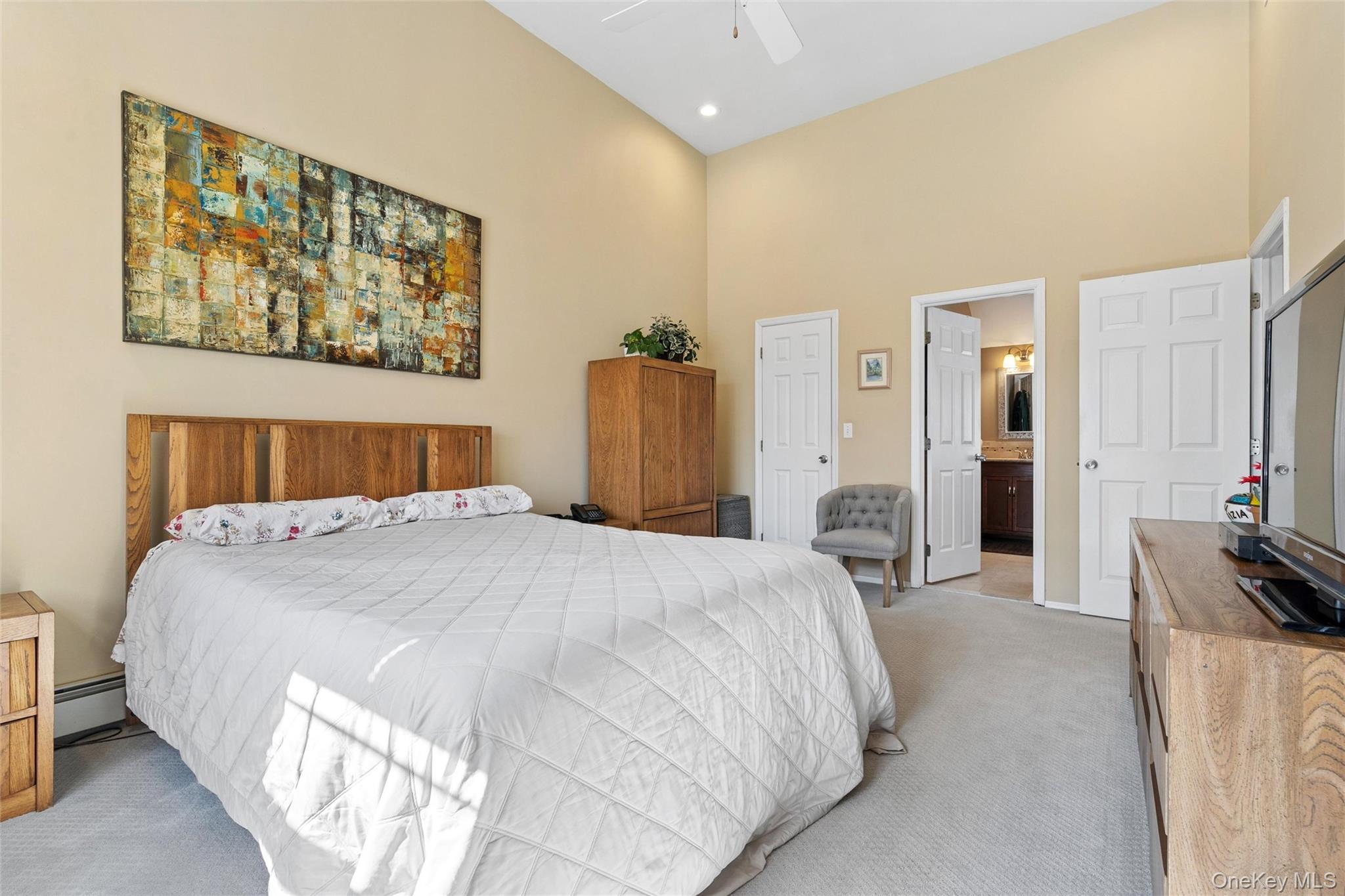 #17 photo, 9 Village Drive, Саффолк ‖ Medford , NY 11763